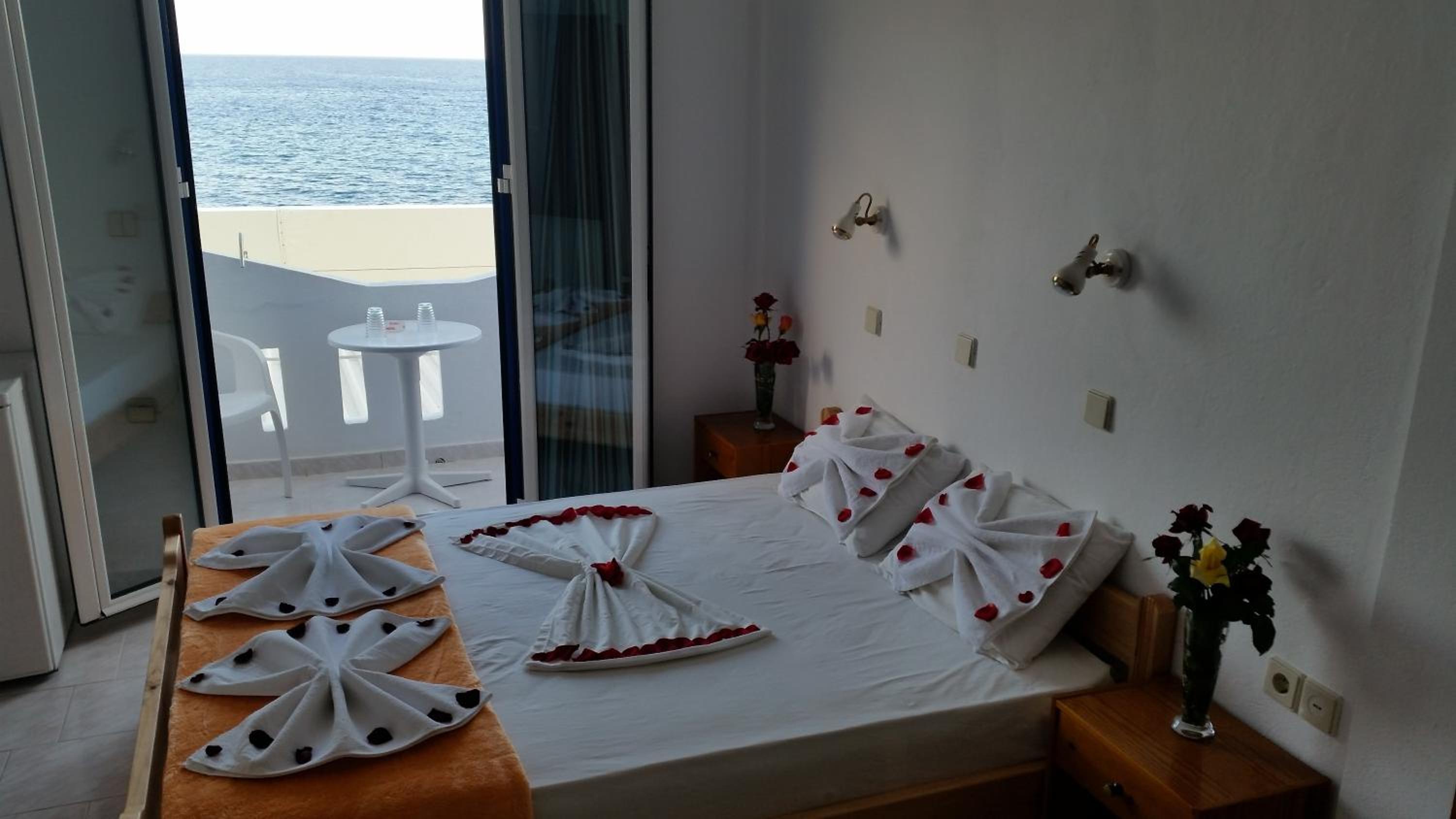 Double or Twin Room with Sea View photo 1