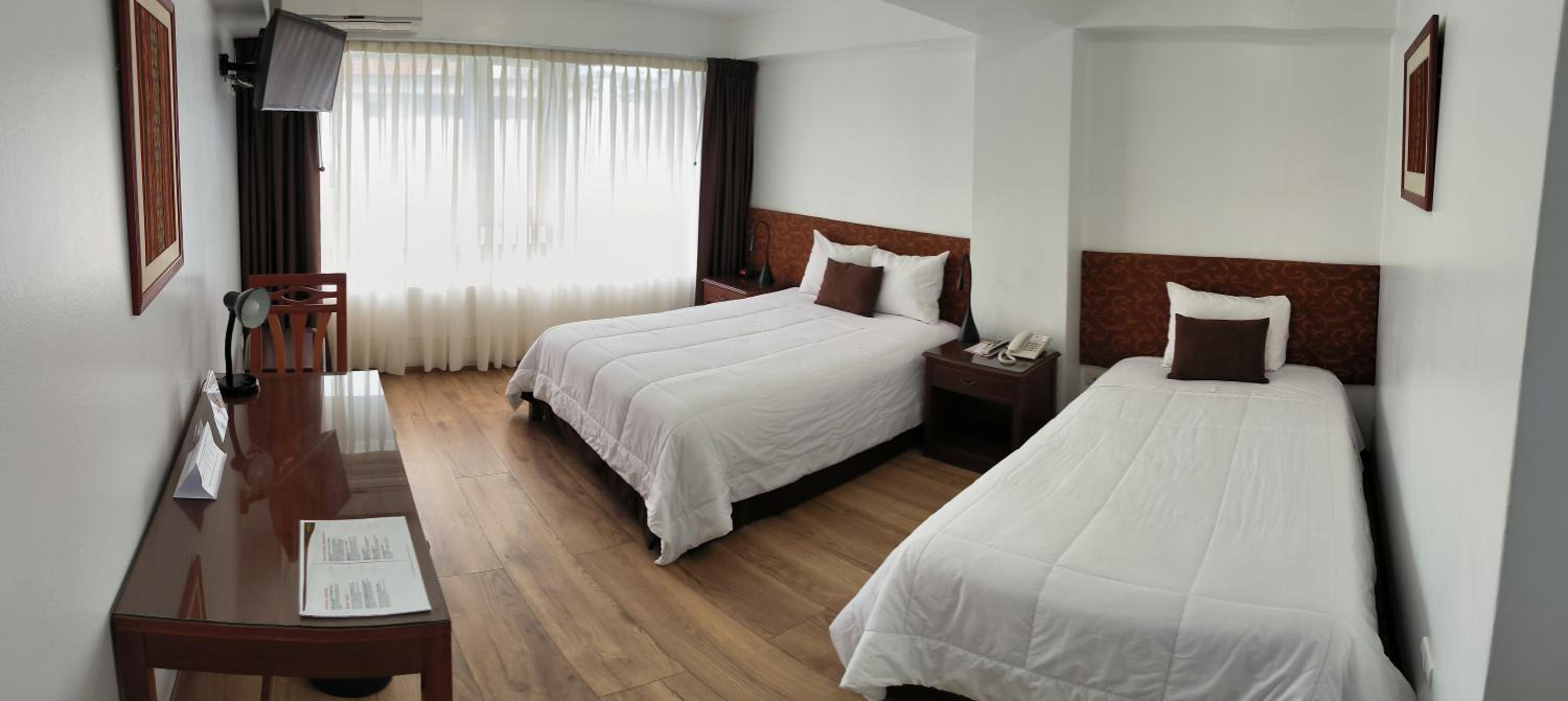 Deluxe Double Room with Extra Bed photo 3