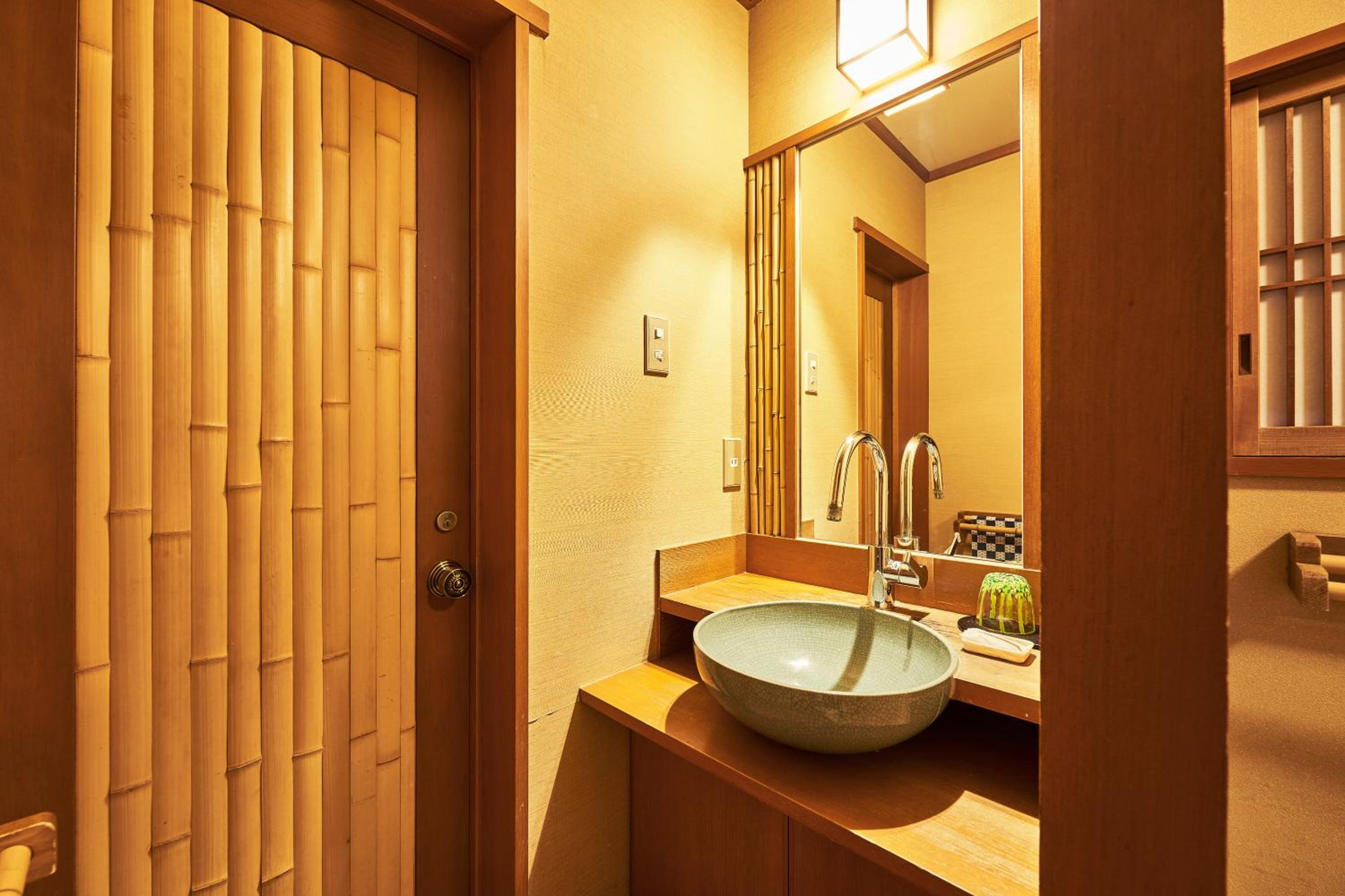 Quadruple Room - Photo 9