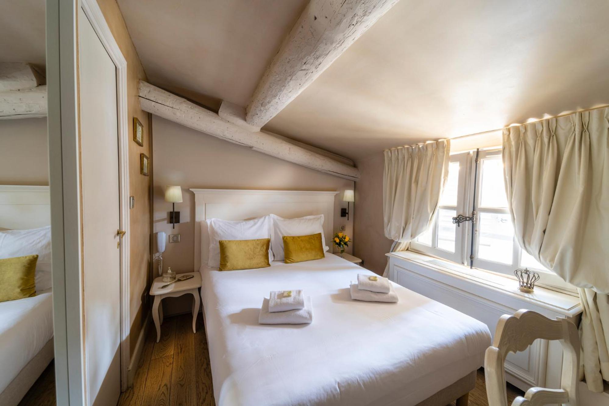 Double room Pagnol (third floor) photo 1