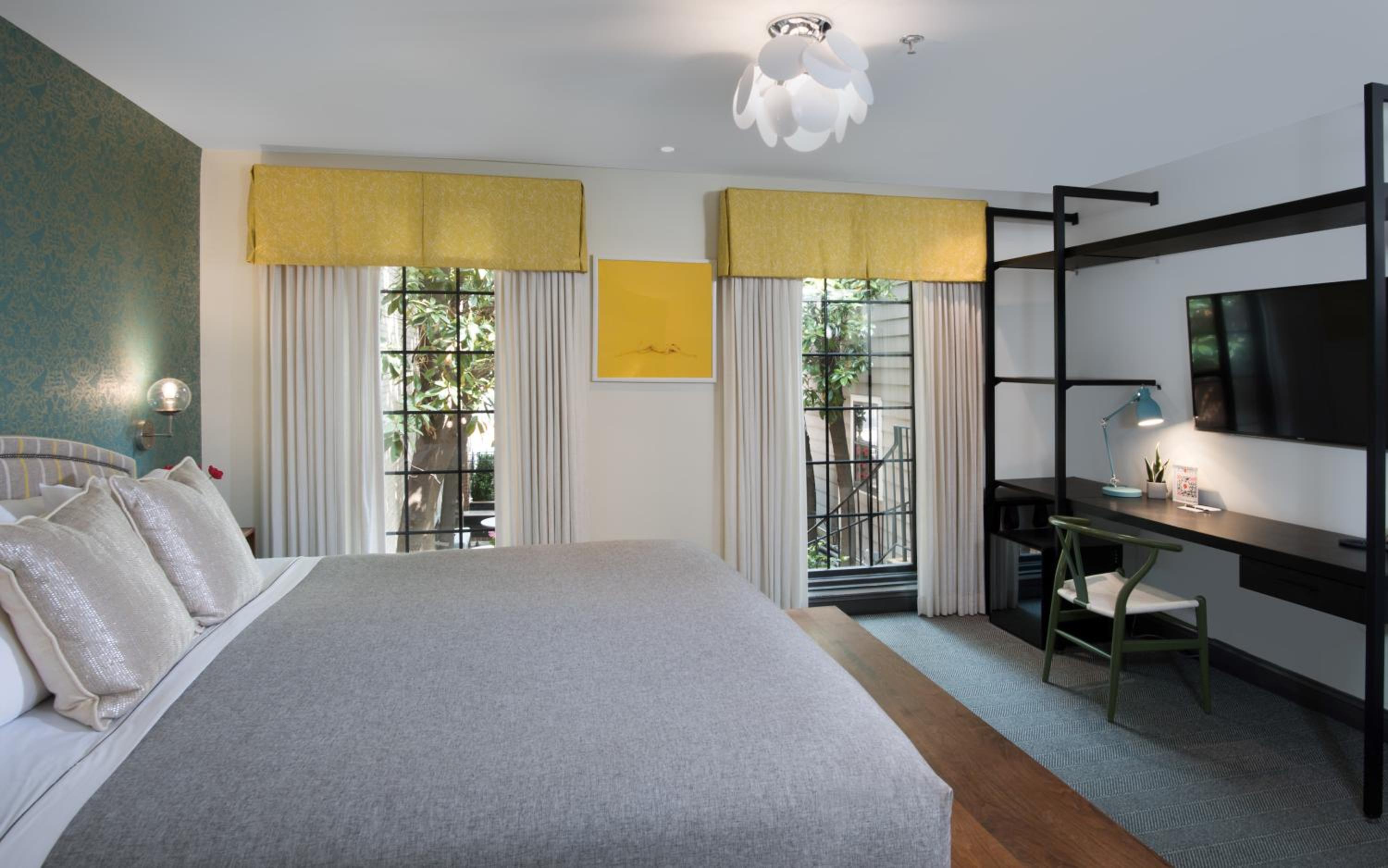 Deluxe King Room