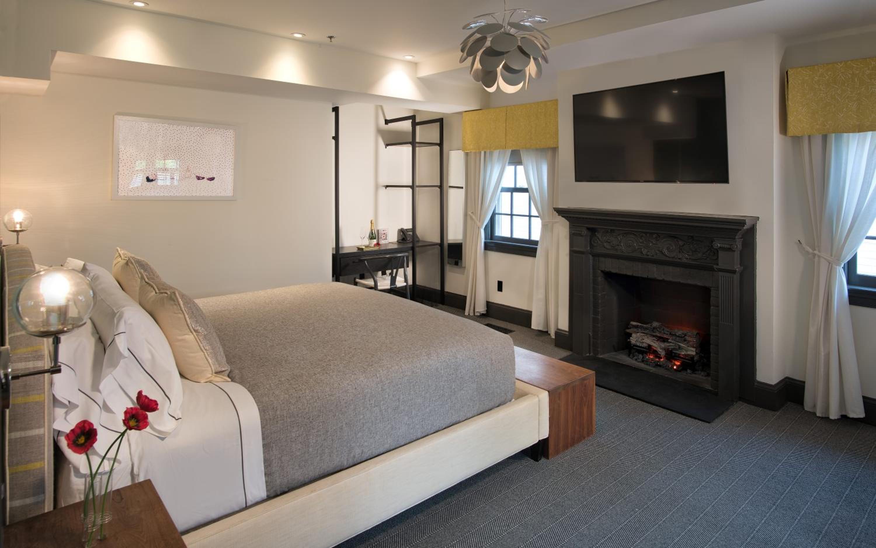Deluxe King Room