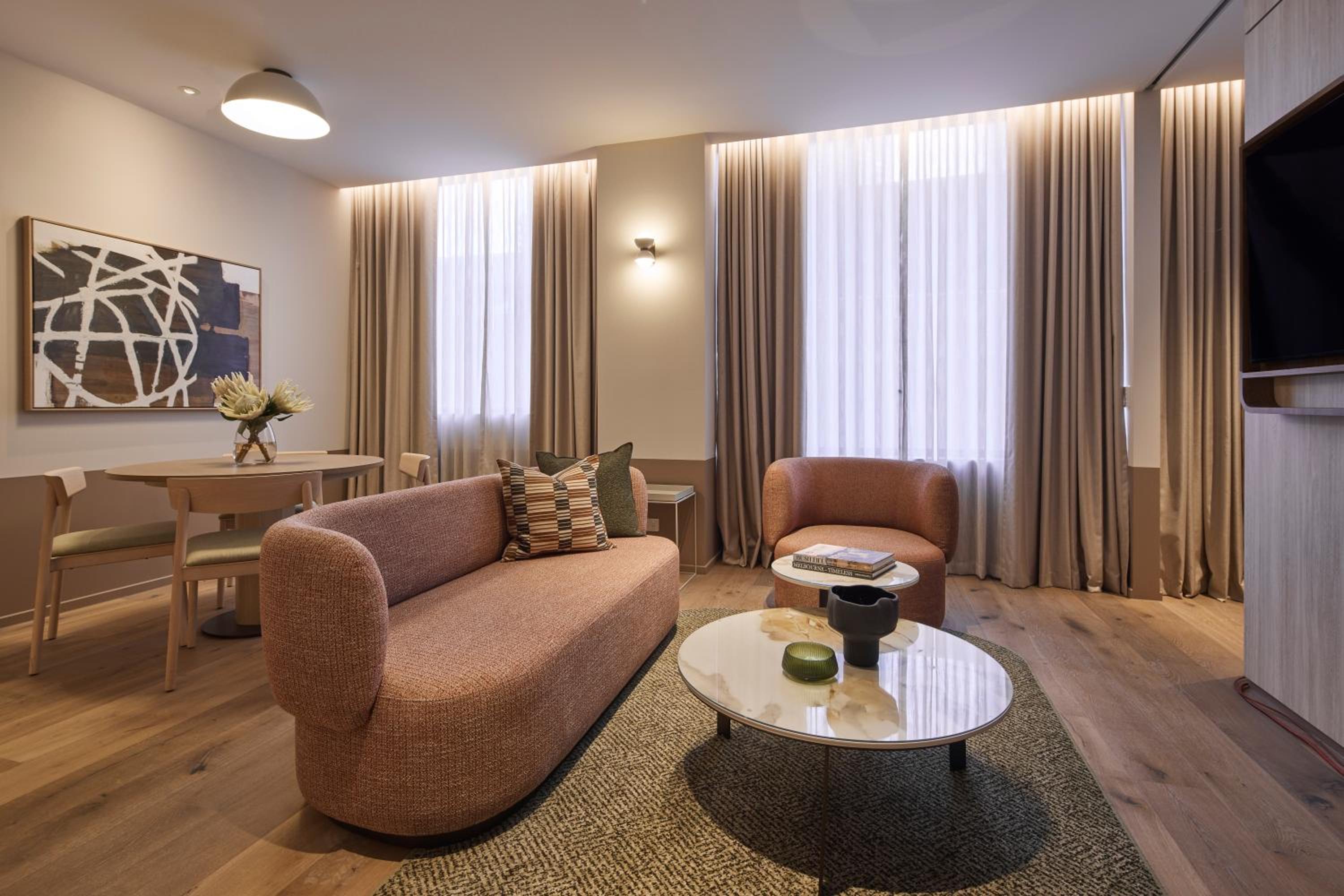 Deluxe Apartment thumbnail 6