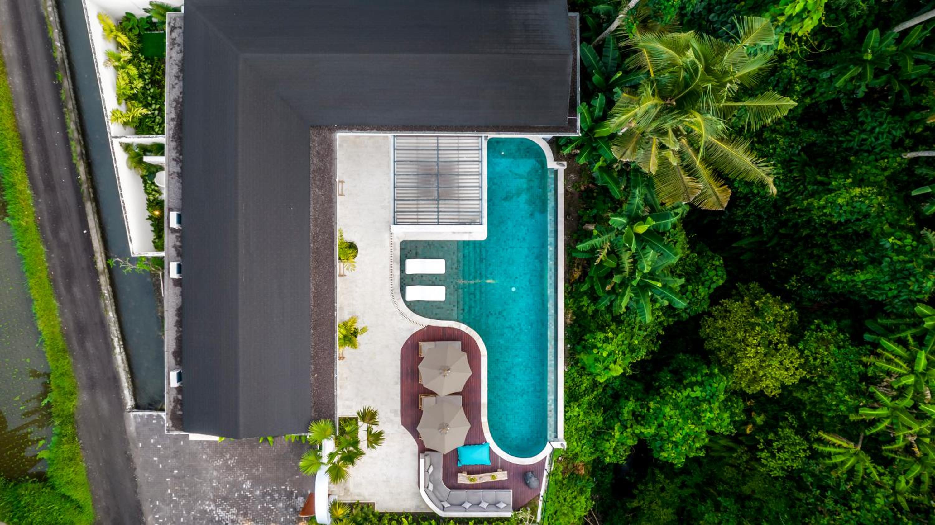 Three-Bedroom Villa - Photo 17
