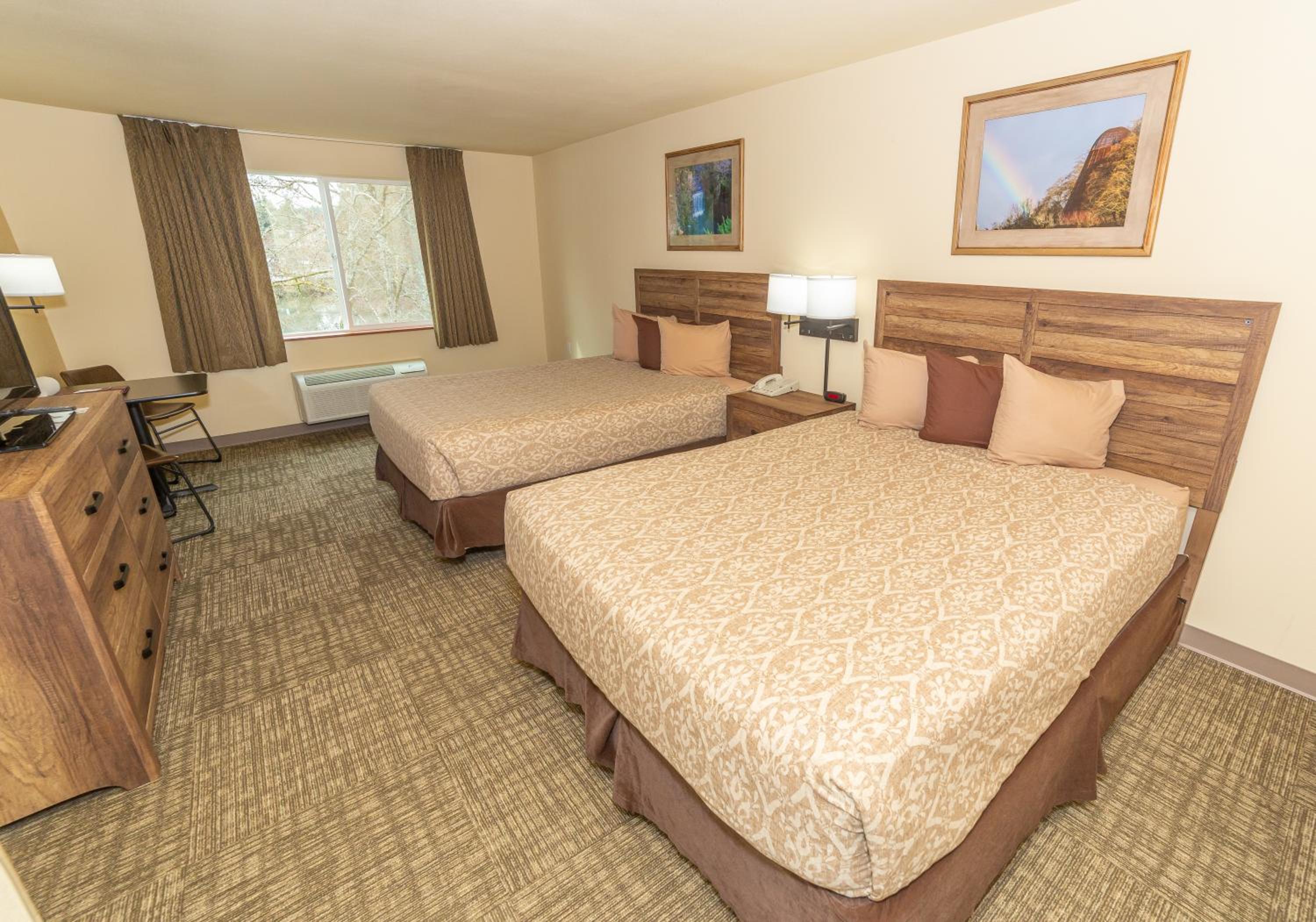 Queen Room with Two Queen Beds - Non-Smoking - Photo 1