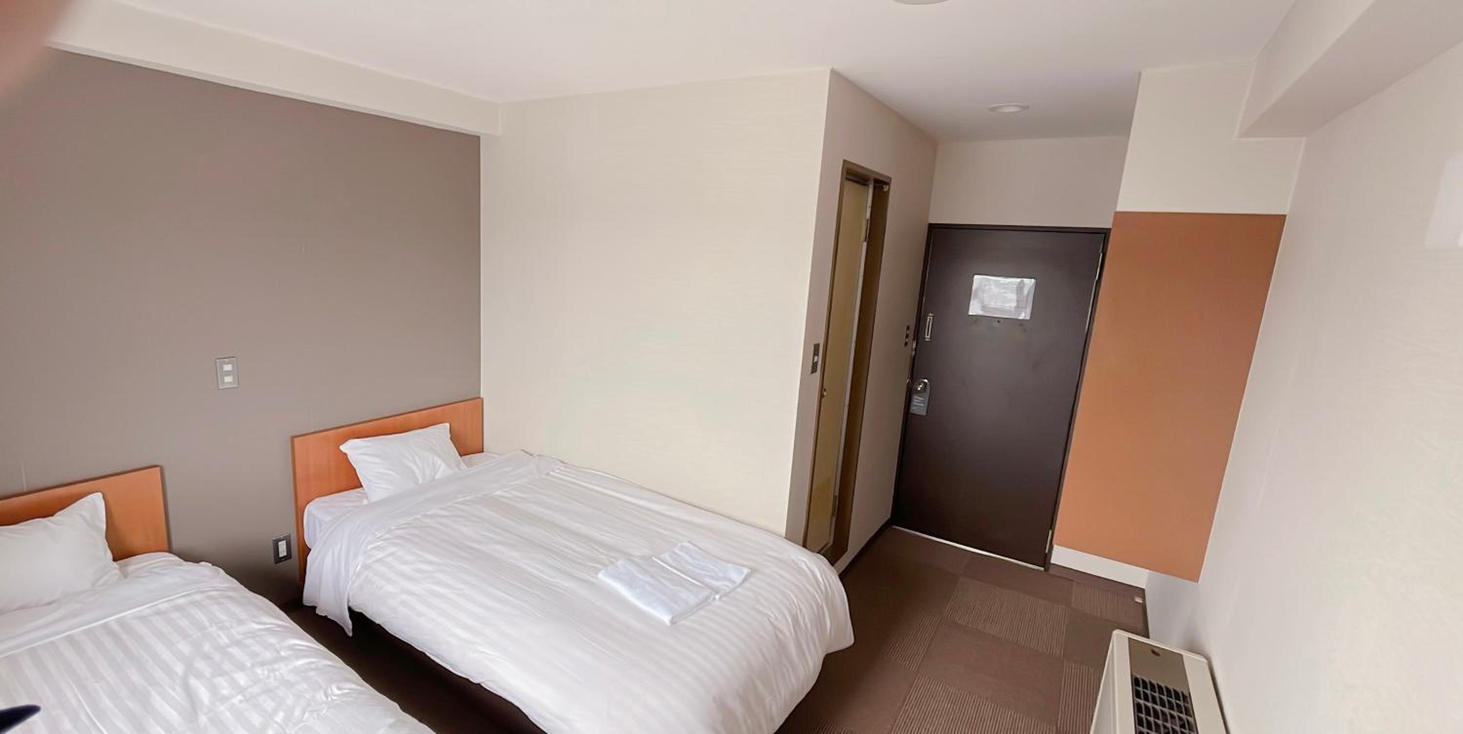 Standard Twin Room photo 3