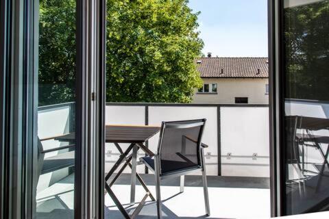 Apartment with Balcony photo 2