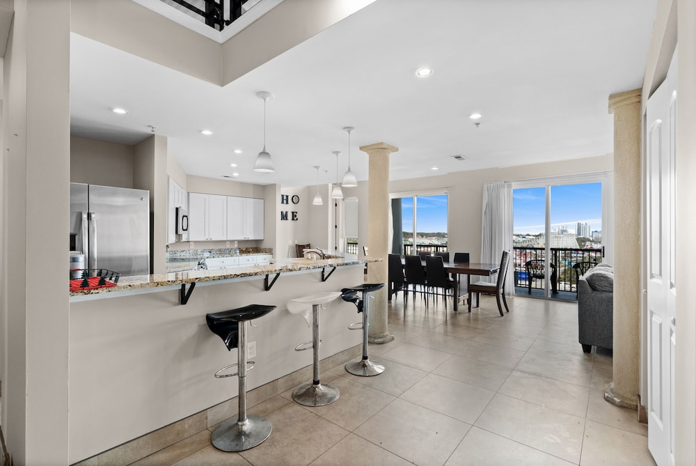 7 Bedroom Suite, Ocean View/City View