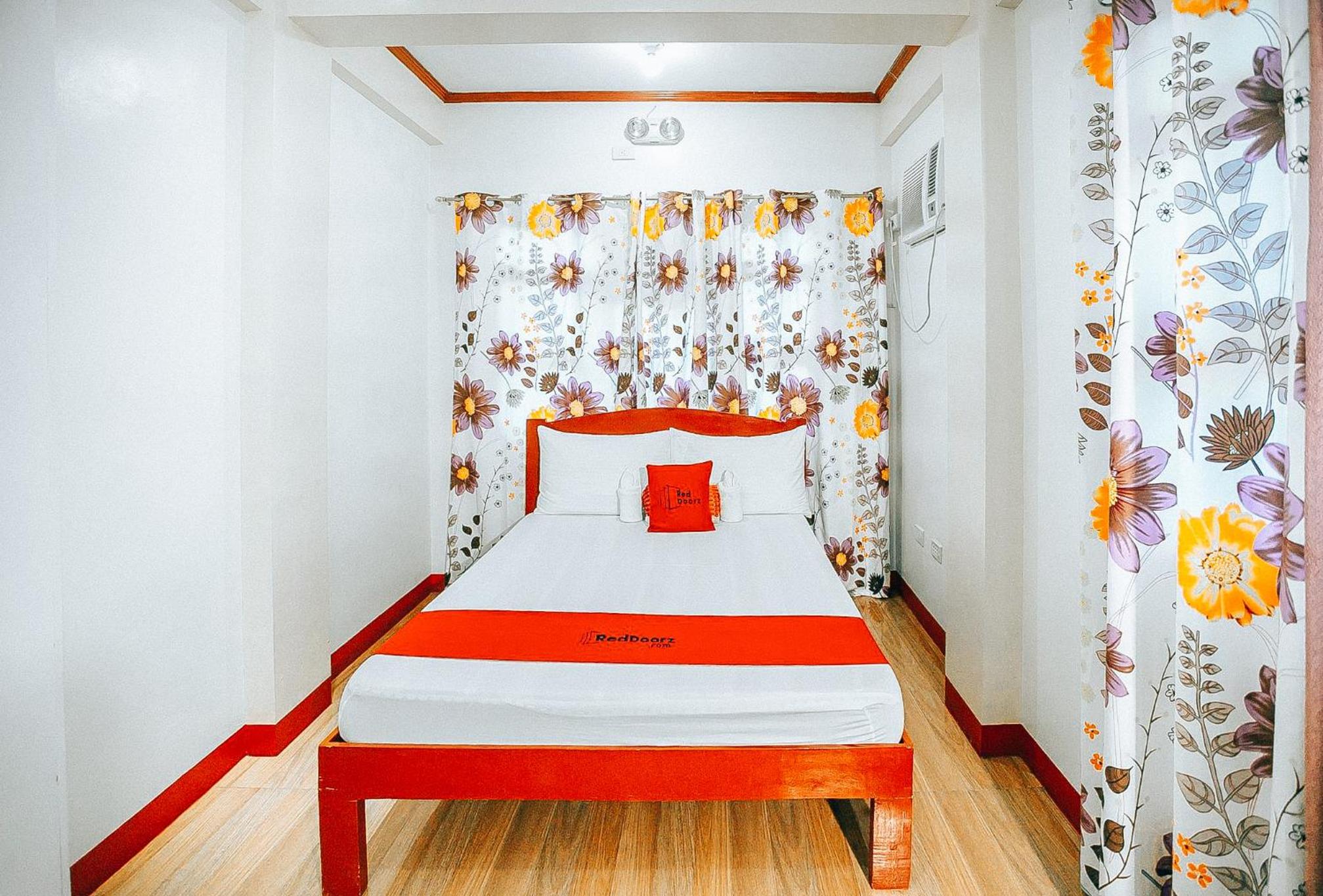 Deluxe Double or Twin Room - Photo 1