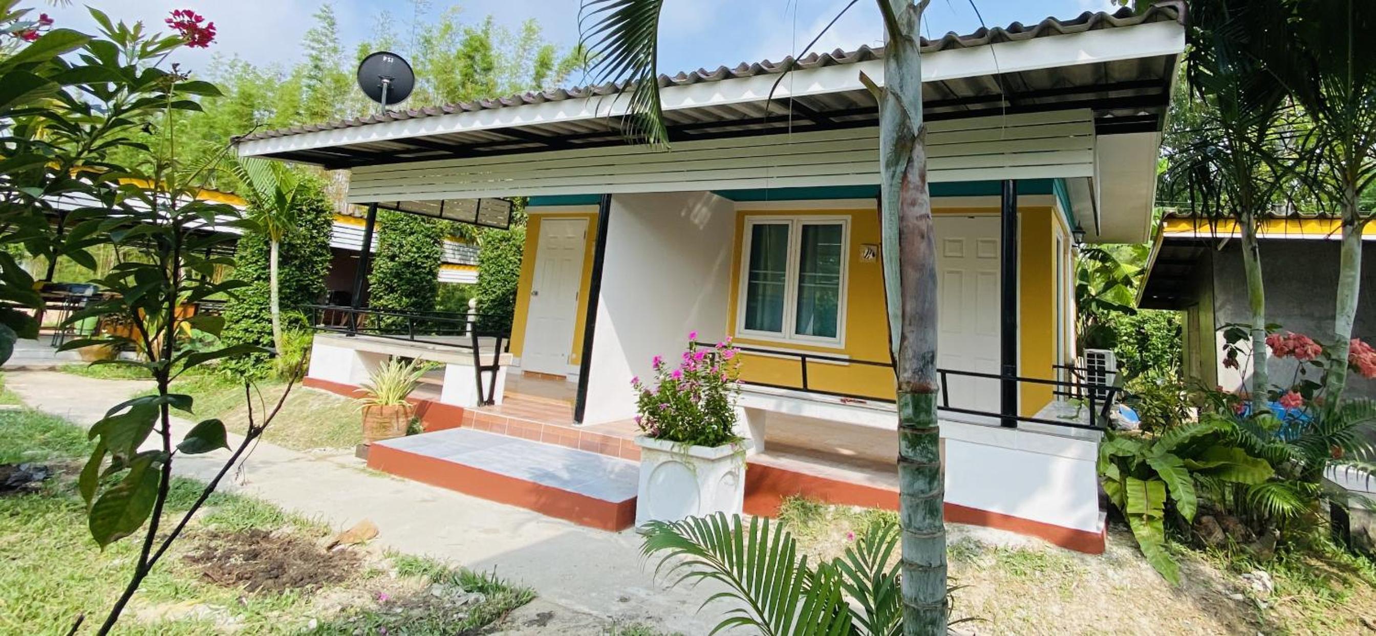 Standard Double Room with Garden View - Photo 9