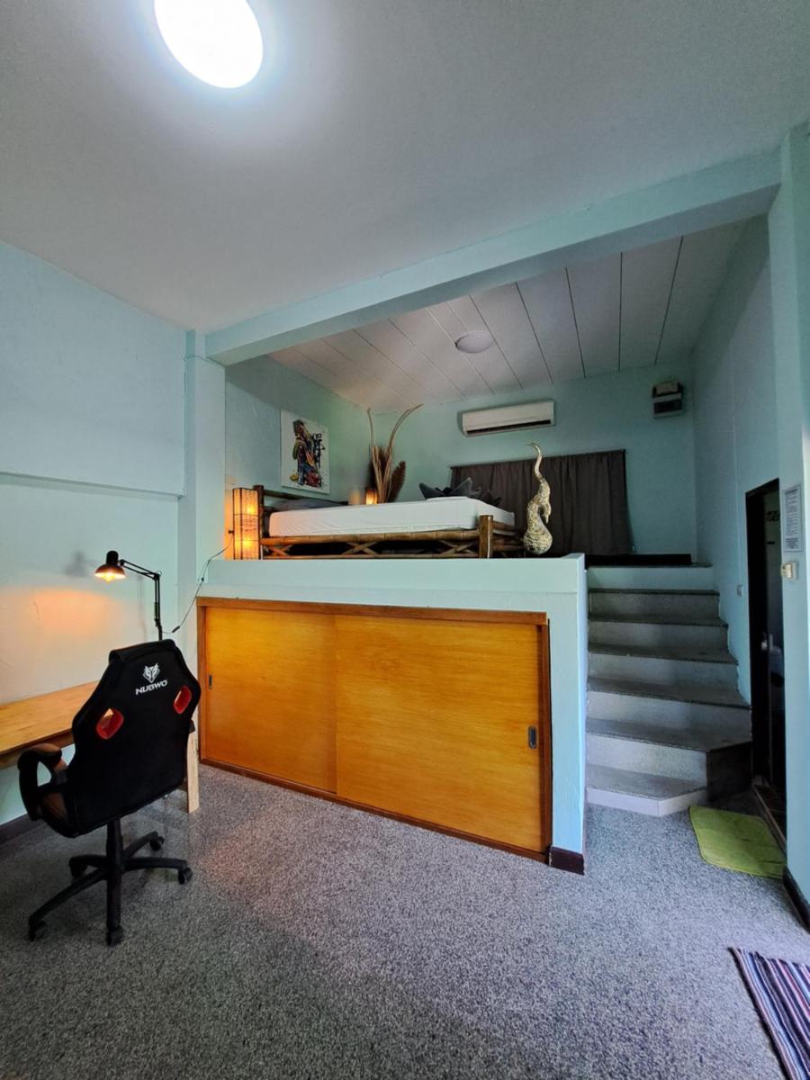 Standard Studio - Photo 8