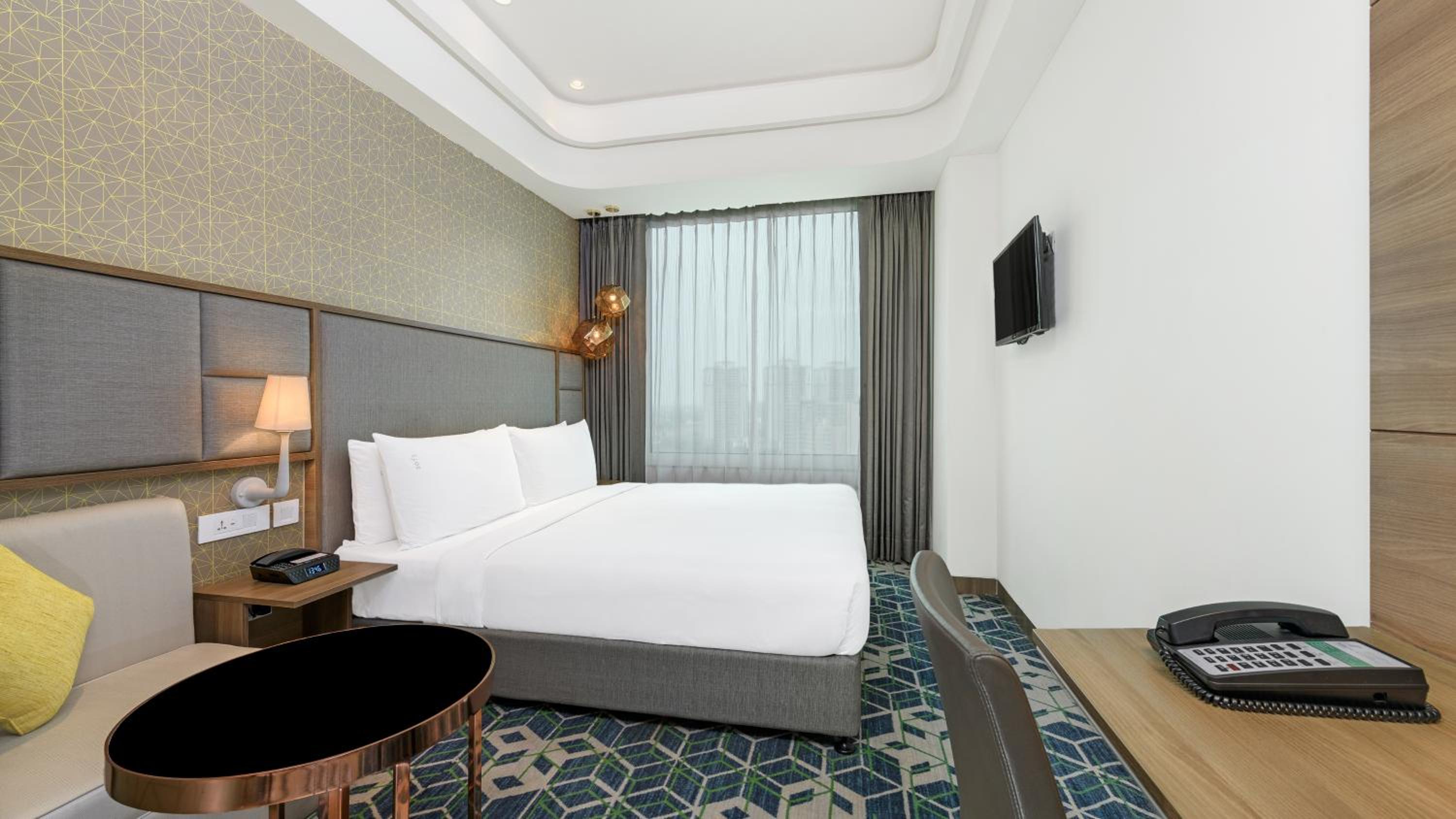 Standard King Room with City View - Photo 1