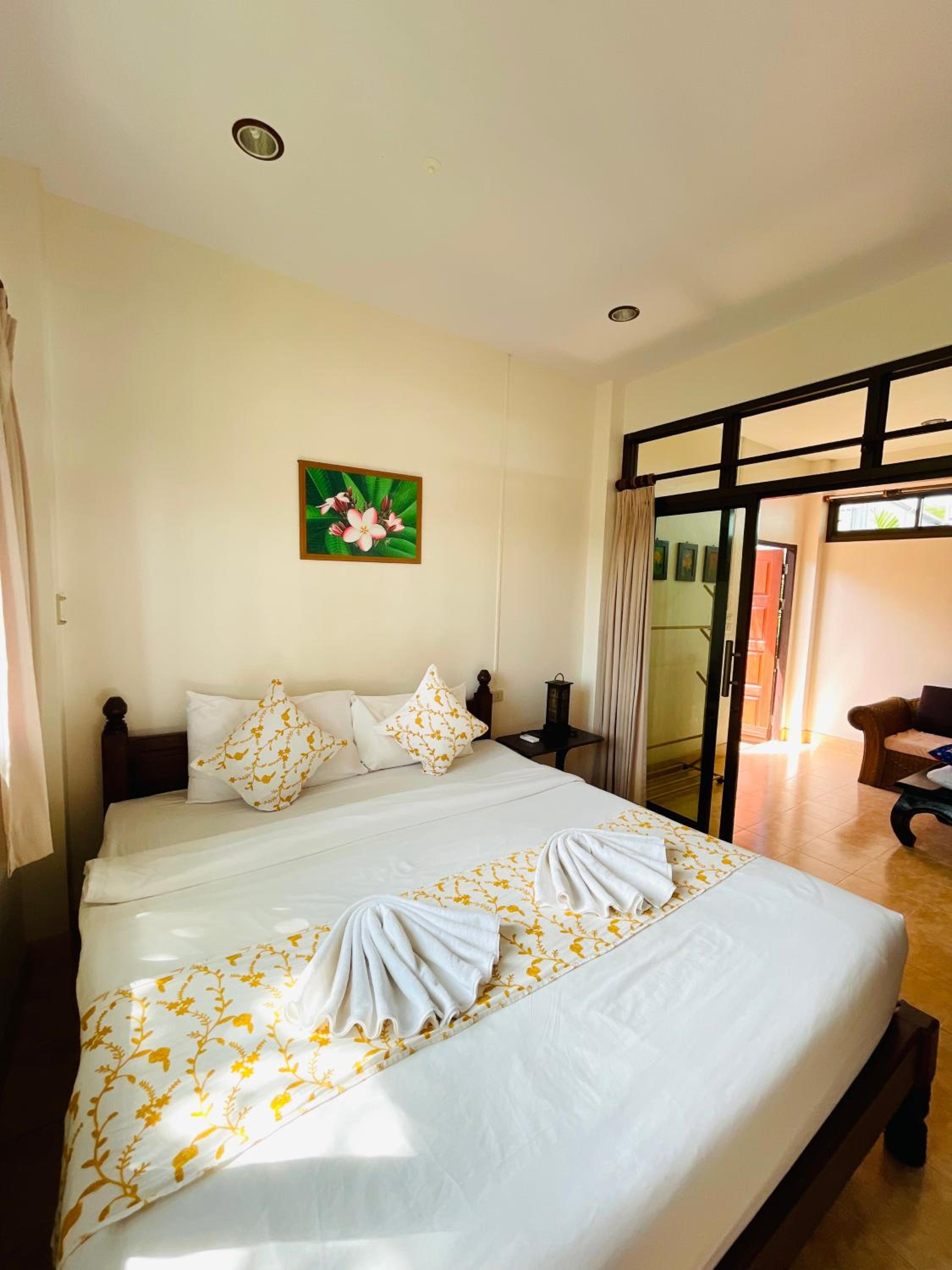 Family Room with Garden View photo 3