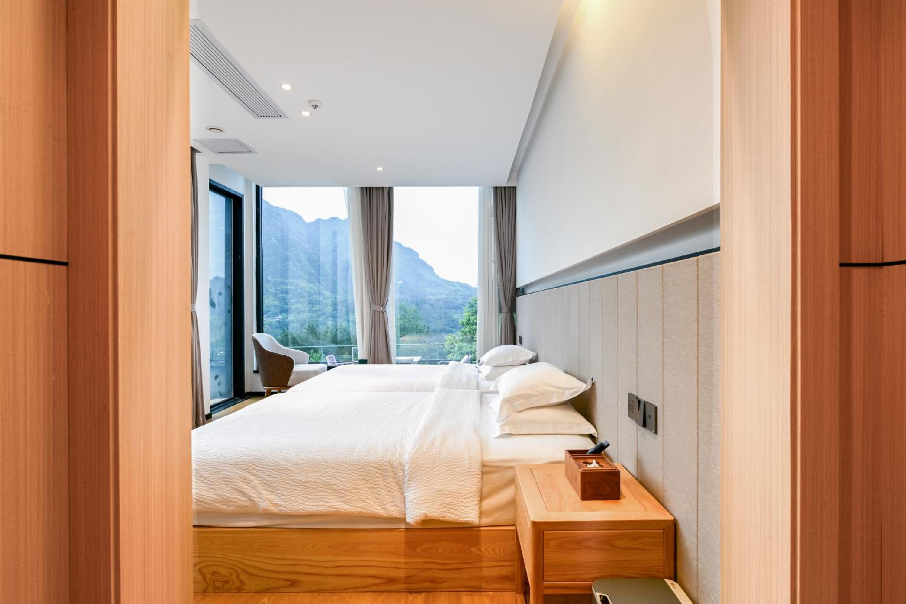 Twin Room With Mountain View
