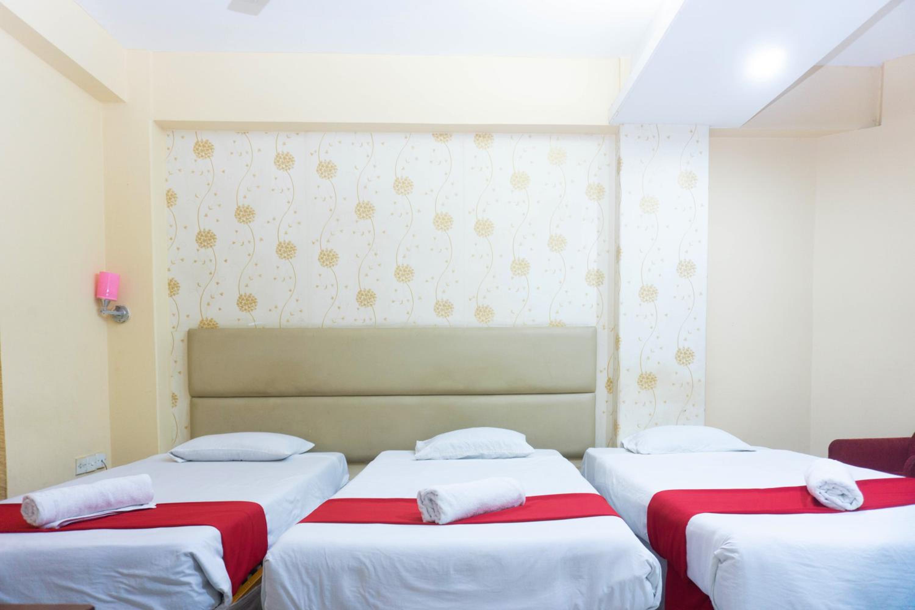 Deluxe Triple Room photo 2