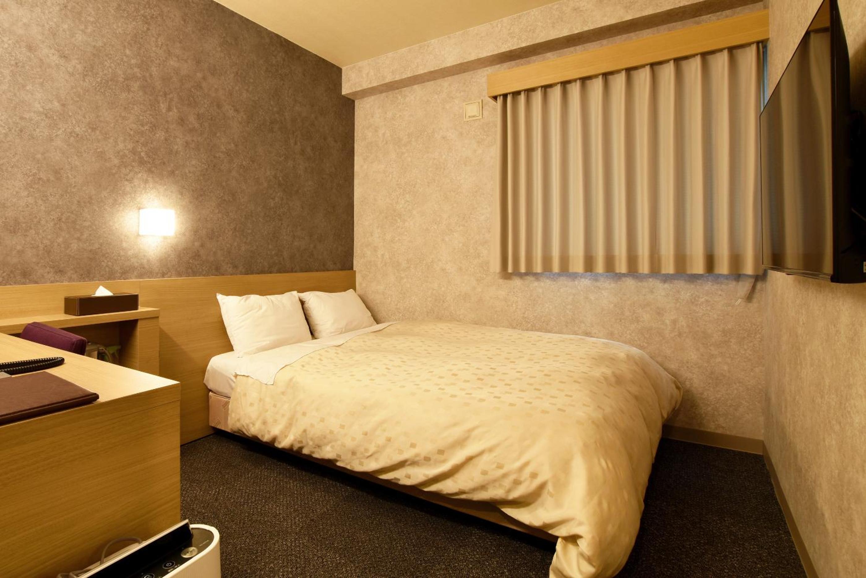 Small Double Room - Non-Smoking