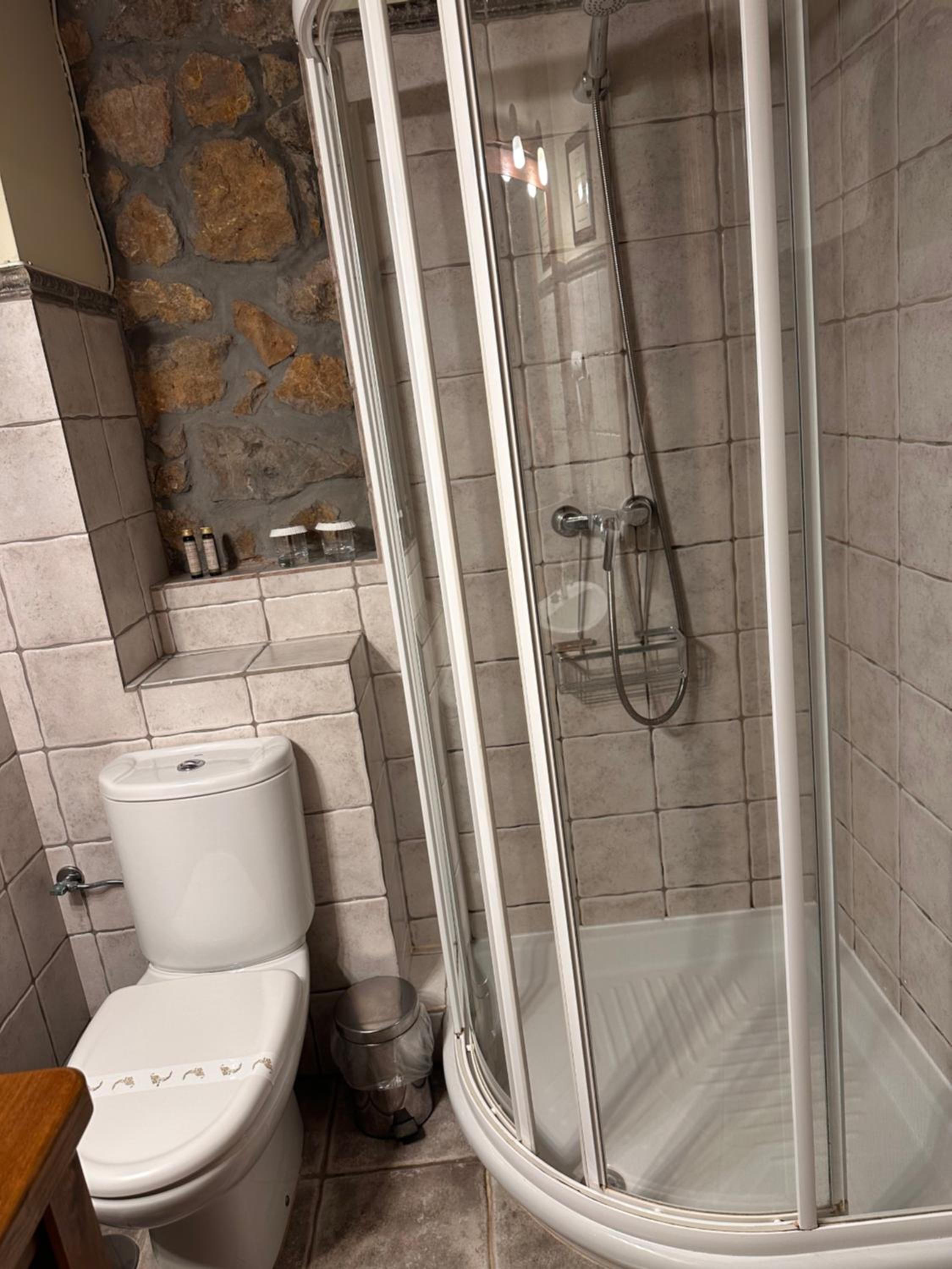 Double or Twin Room photo 3