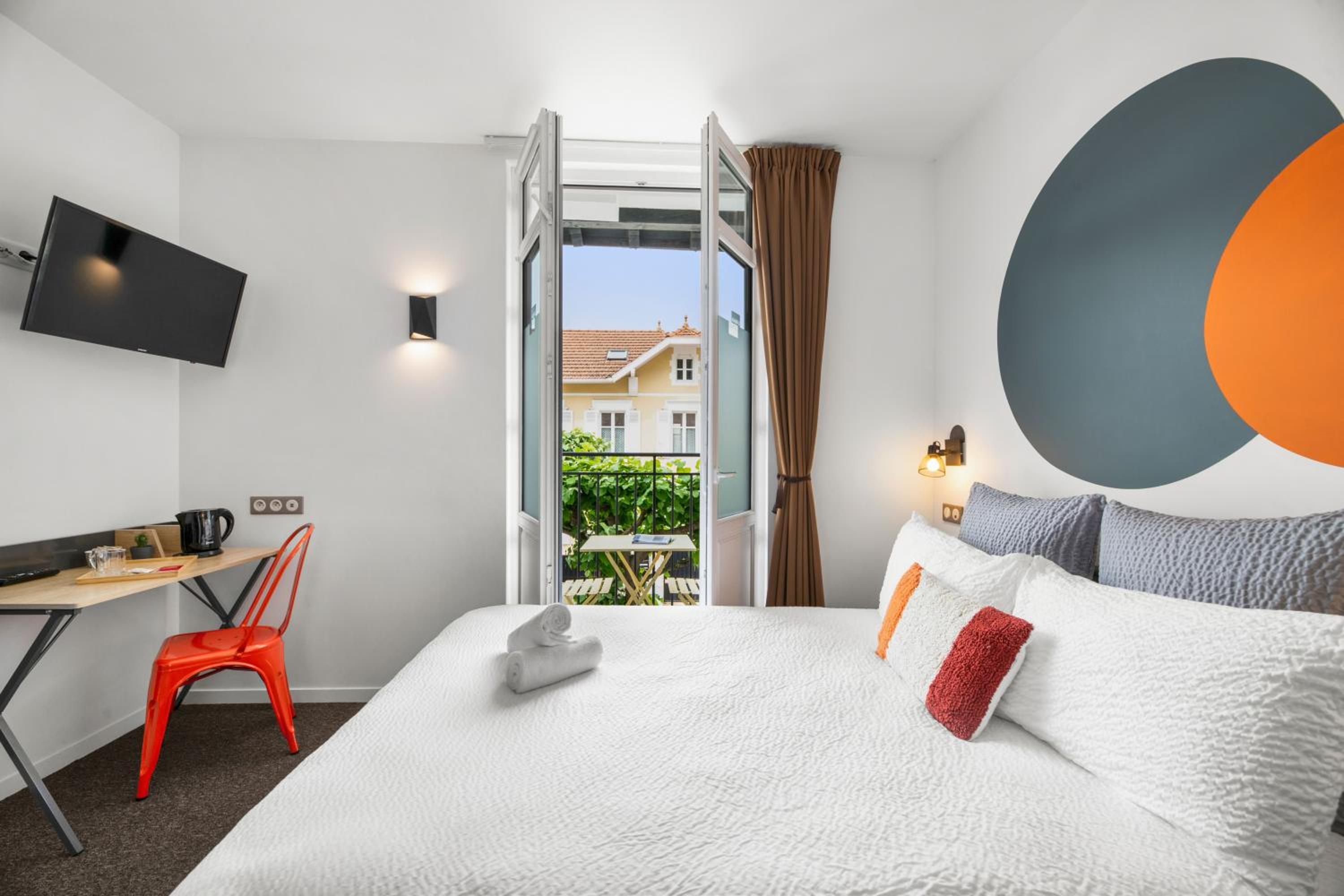 Double Room - Photo 6