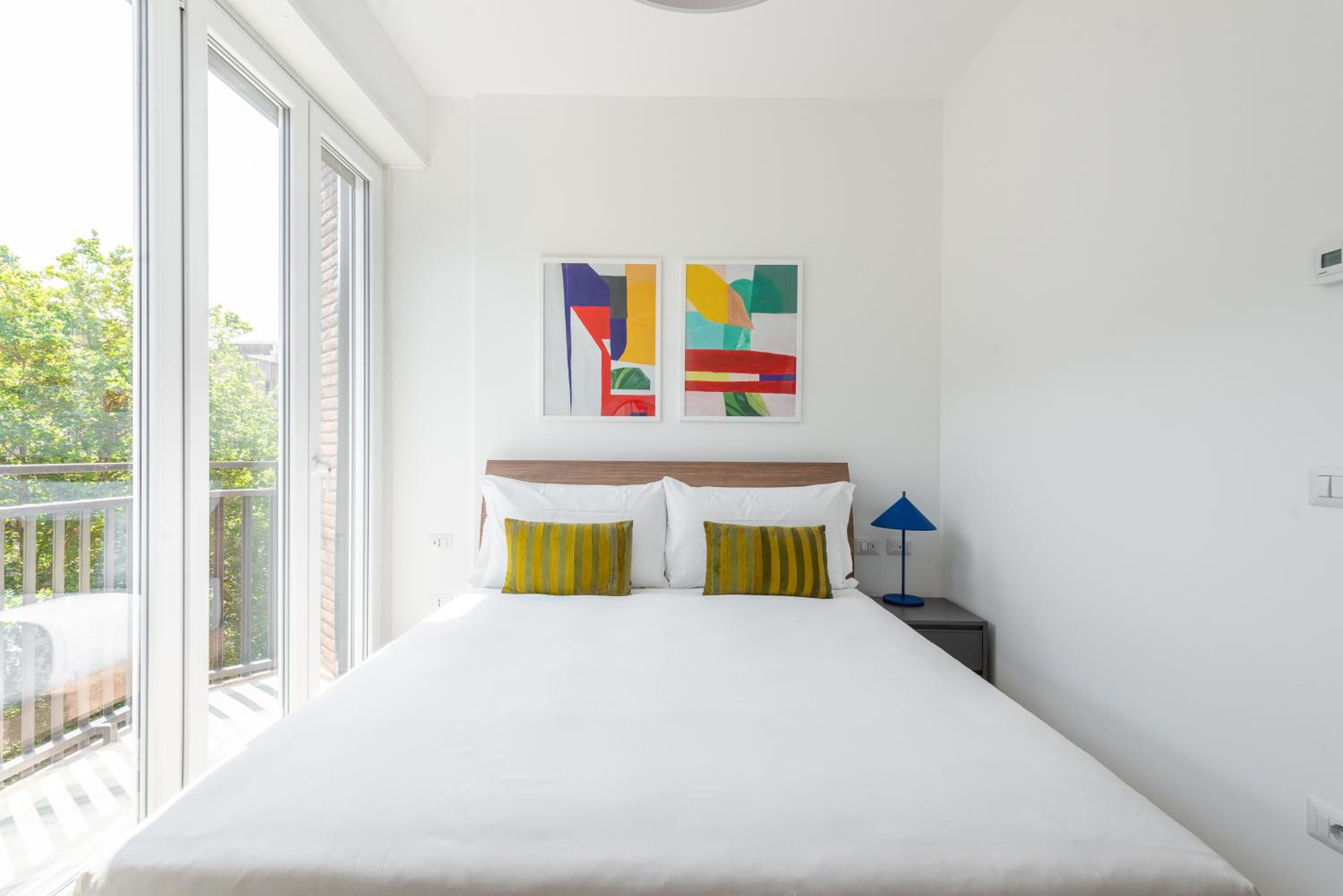 One-Bedroom Apartment with Balcony photo 1