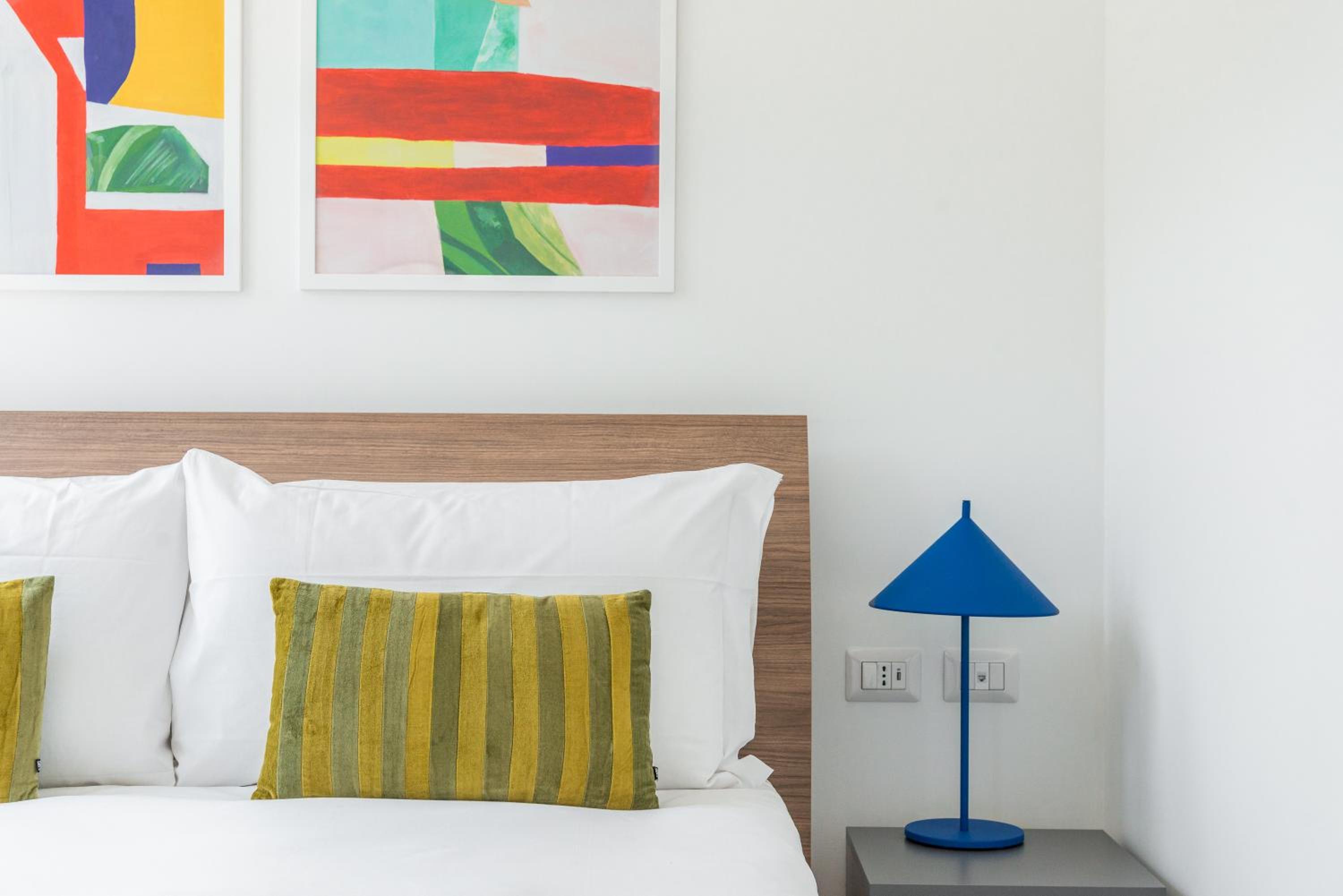 One-Bedroom Apartment with Balcony photo 2