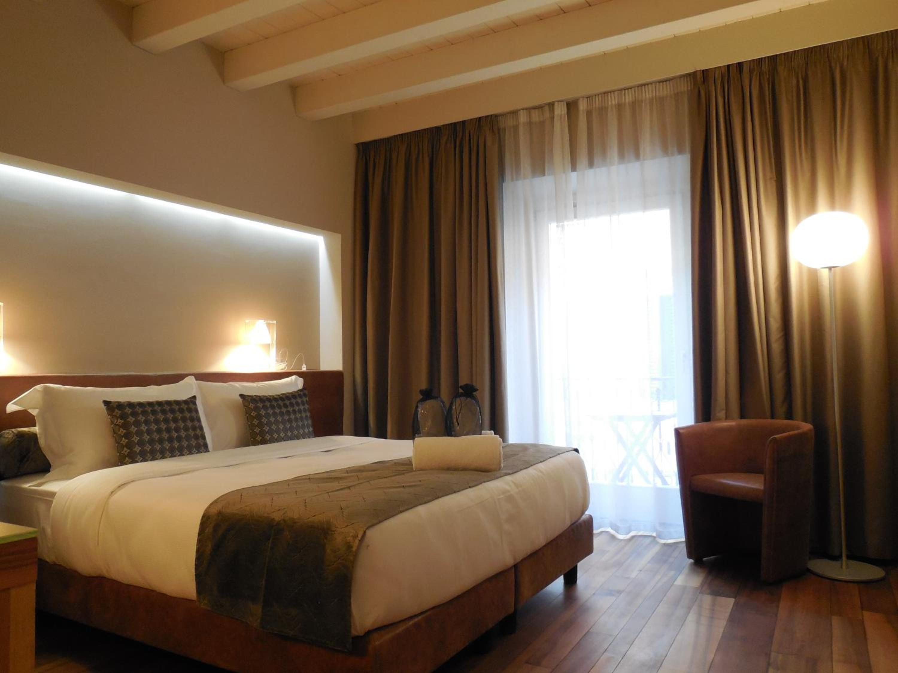 Superior Double or Twin Room - Photo 6
