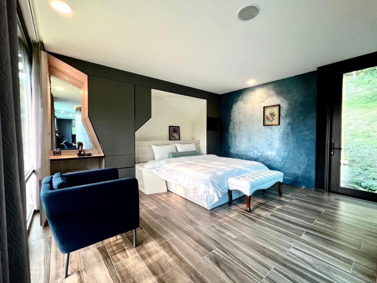 King Room with Garden View photo 2