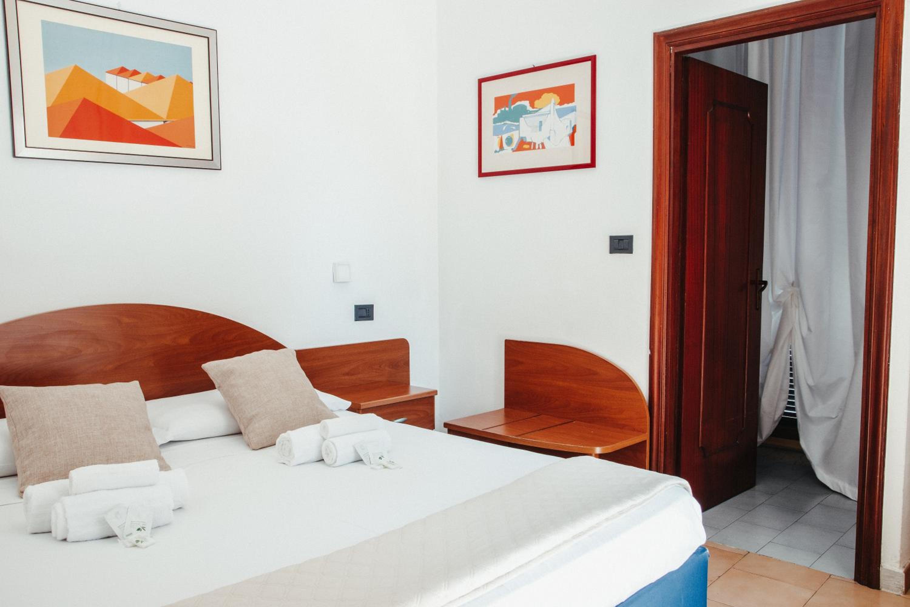 Double or Twin Room - Photo 2