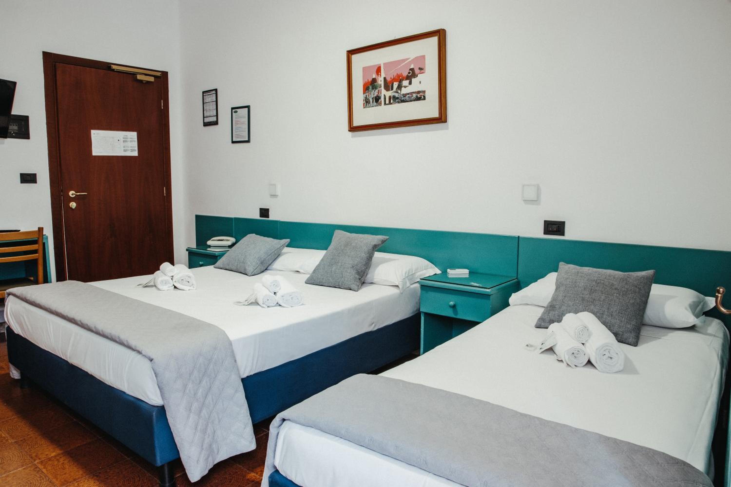 Double or Twin Room with Balcony photo 2