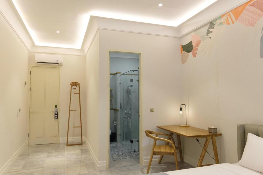 Deluxe King Room - Photo 4