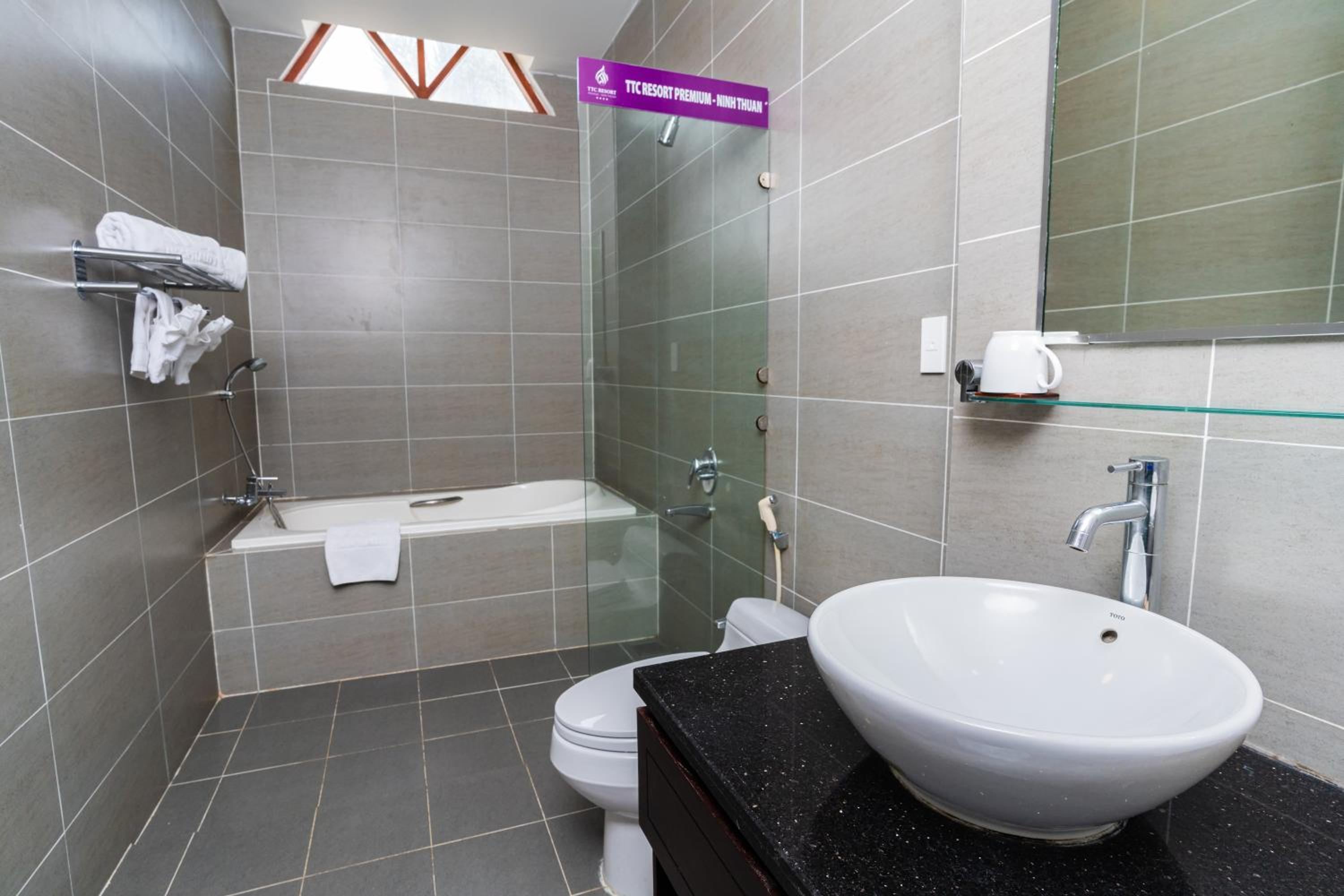 Junior Suite with Garden View - Photo 5