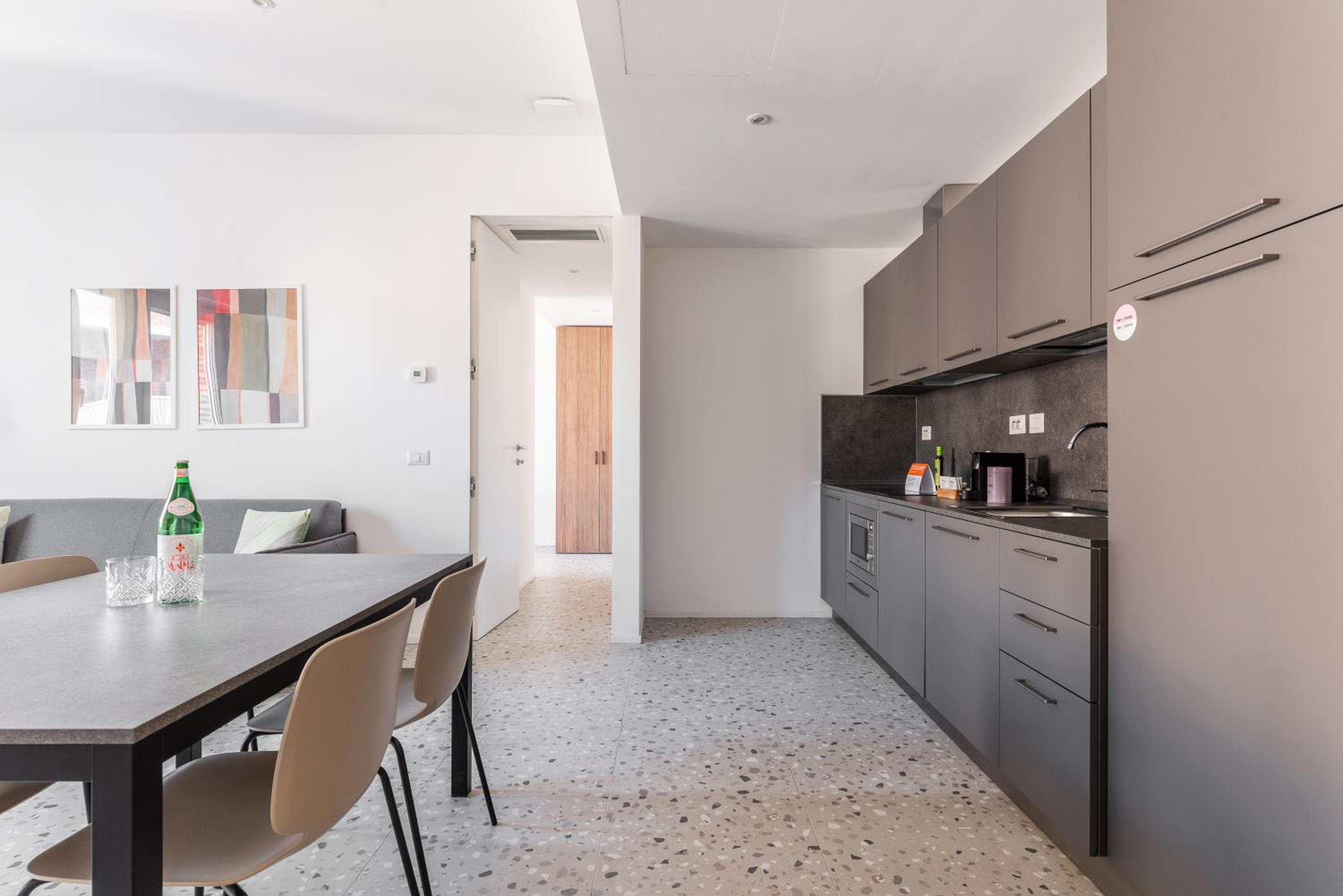 Superior One Bedroom Apartment with Balcony photo 3
