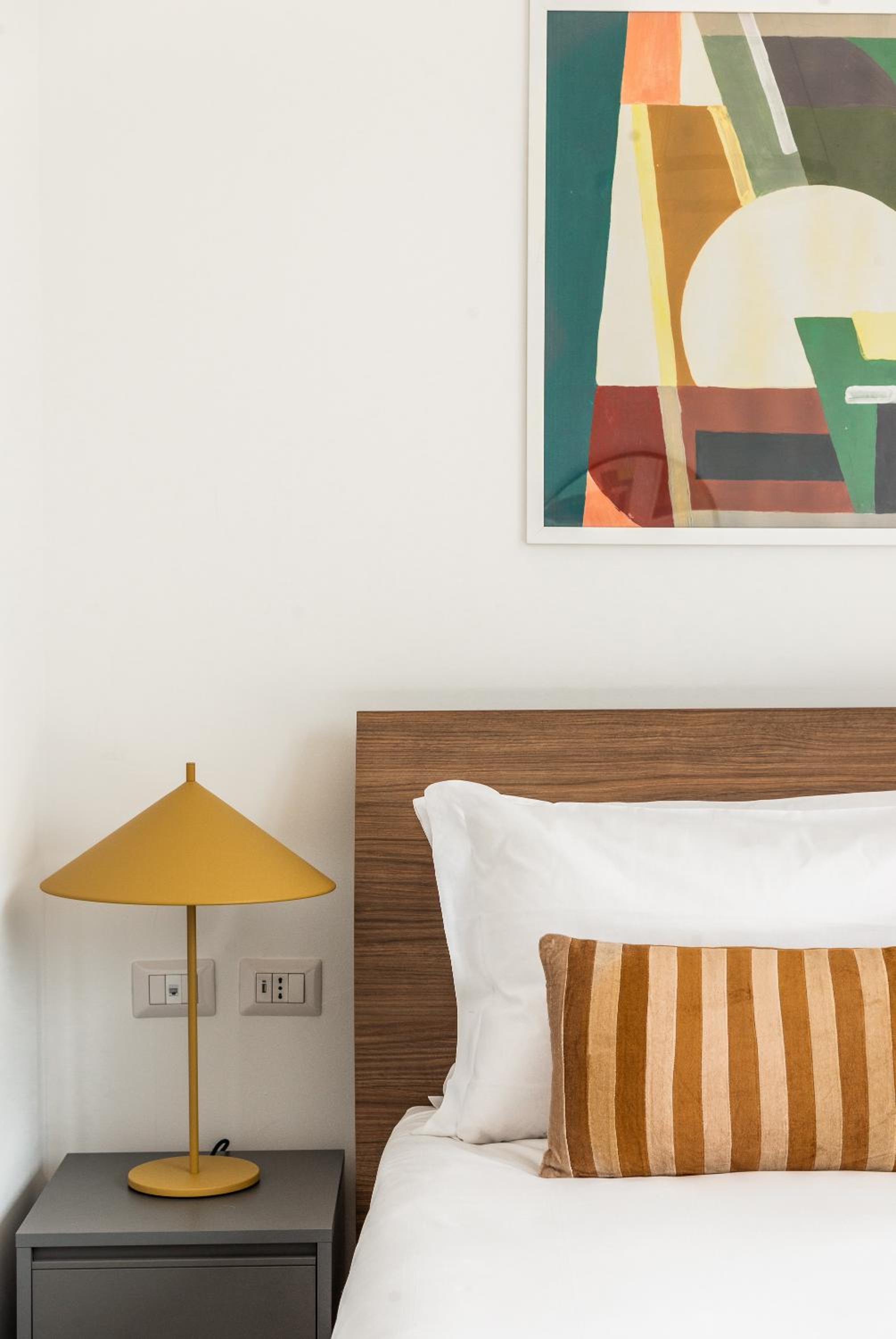 Two-Bedroom Apartment with Balcony photo 2