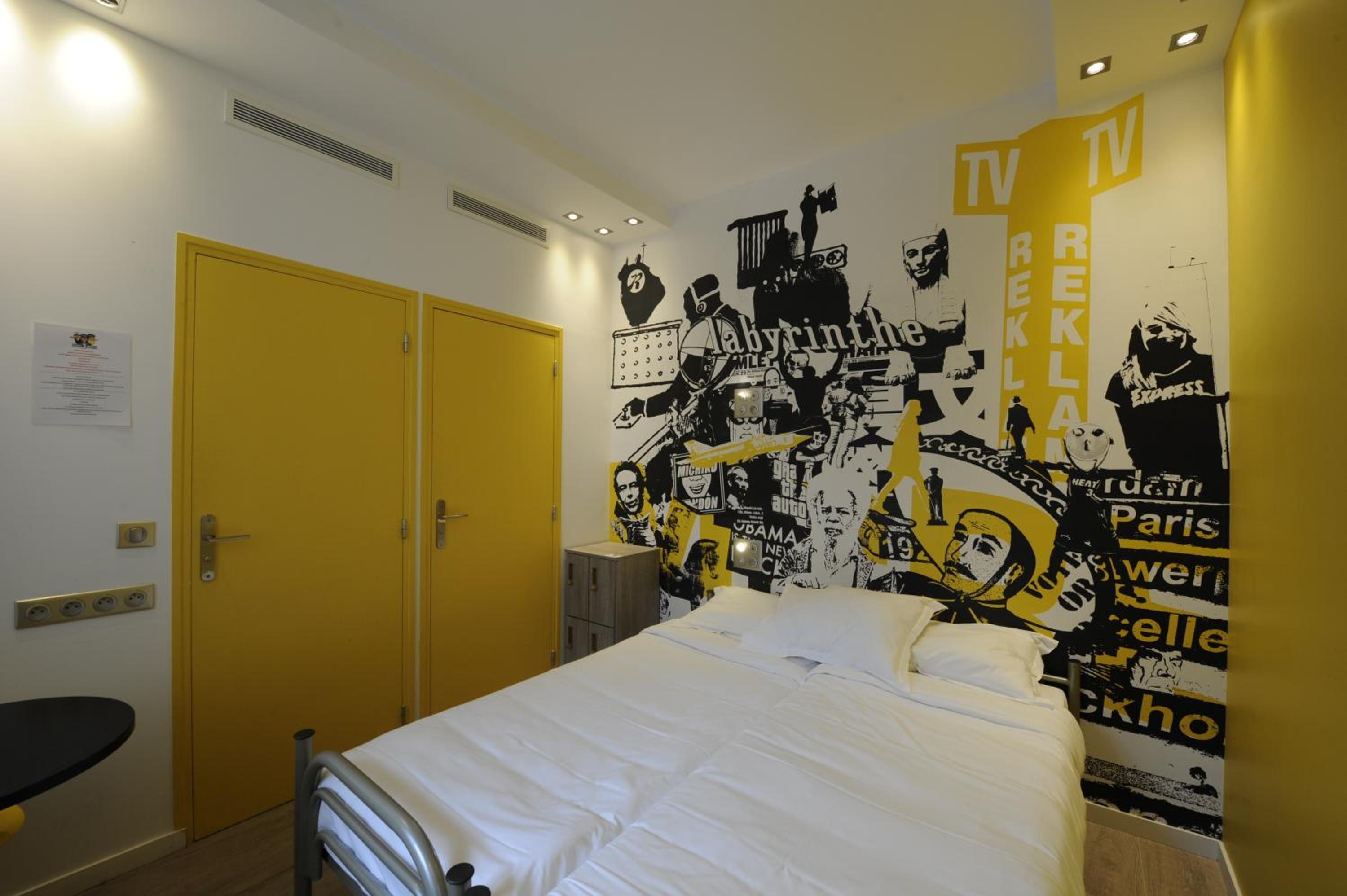 Twin Room with Shower photo 1