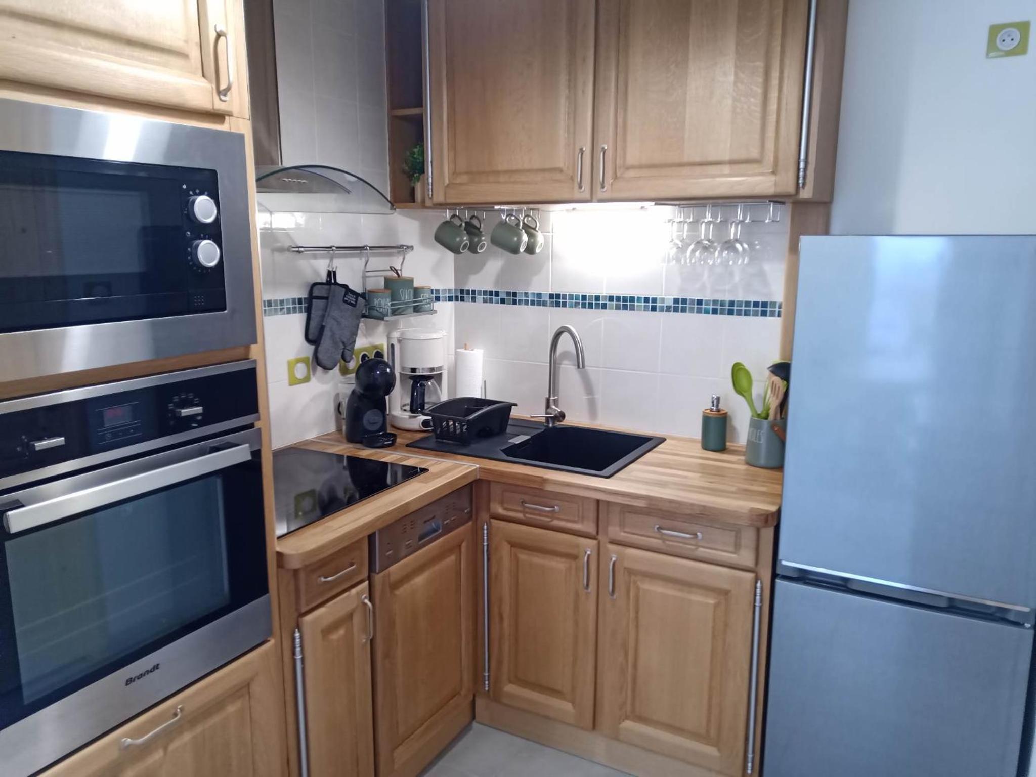 One-Bedroom Apartment - Photo 4