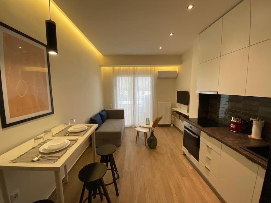One-Bedroom Apartment photo 1