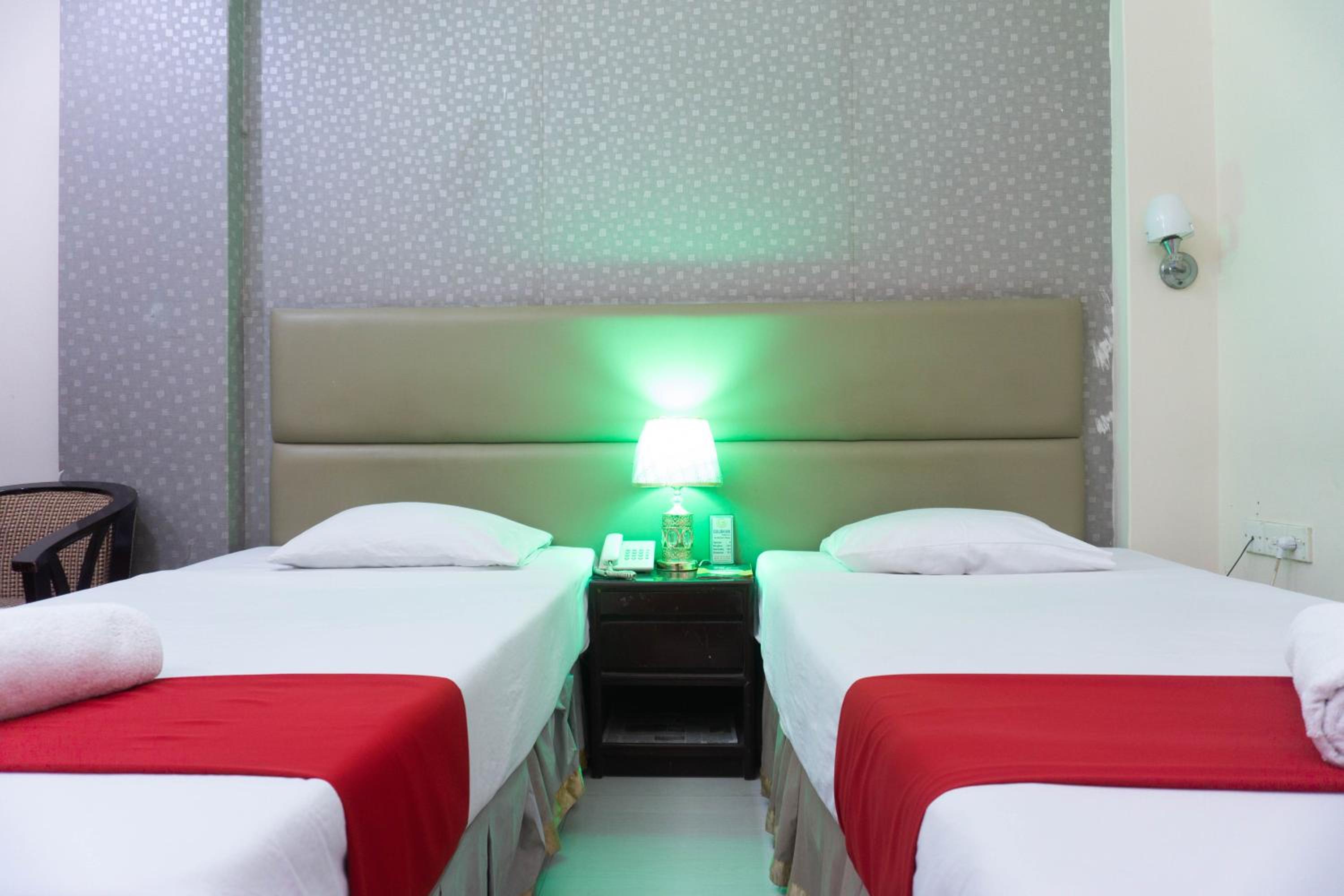 Deluxe Twin Room photo 3