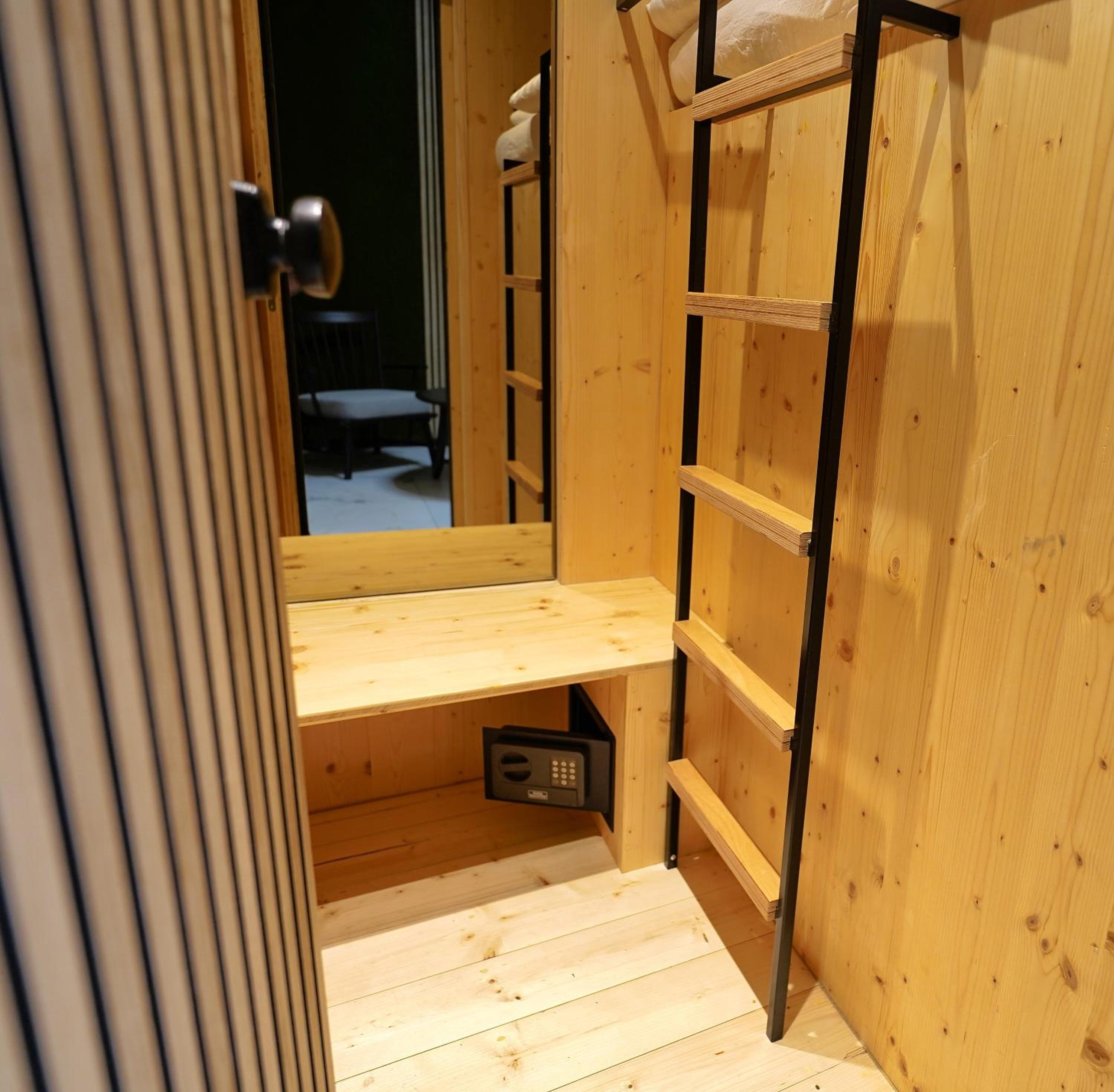 Standard Double Capsule - Photo 1