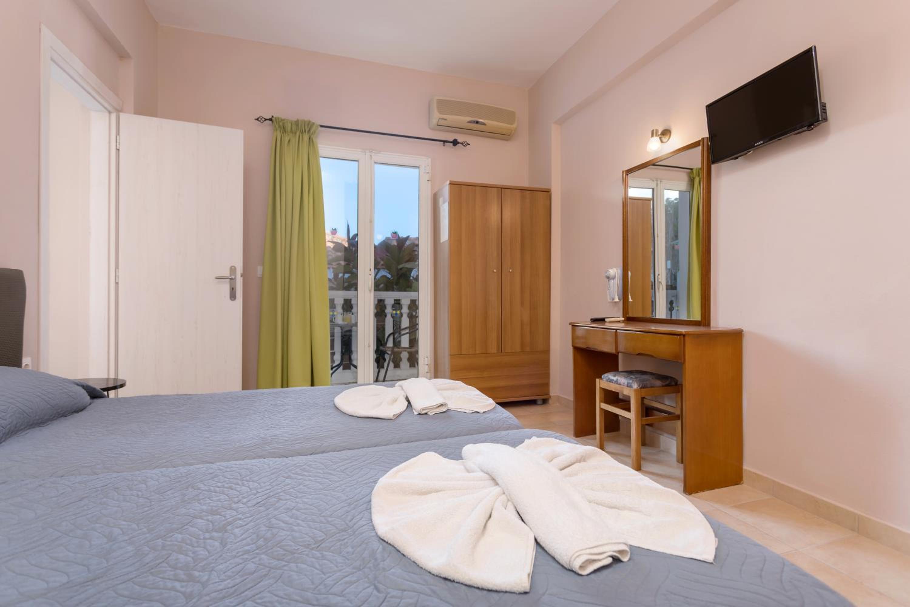 Two-Bedroom Apartment photo 2