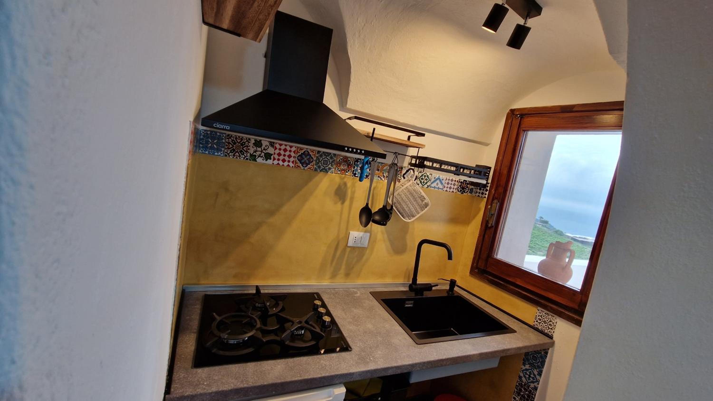 Studio Apartment photo 2