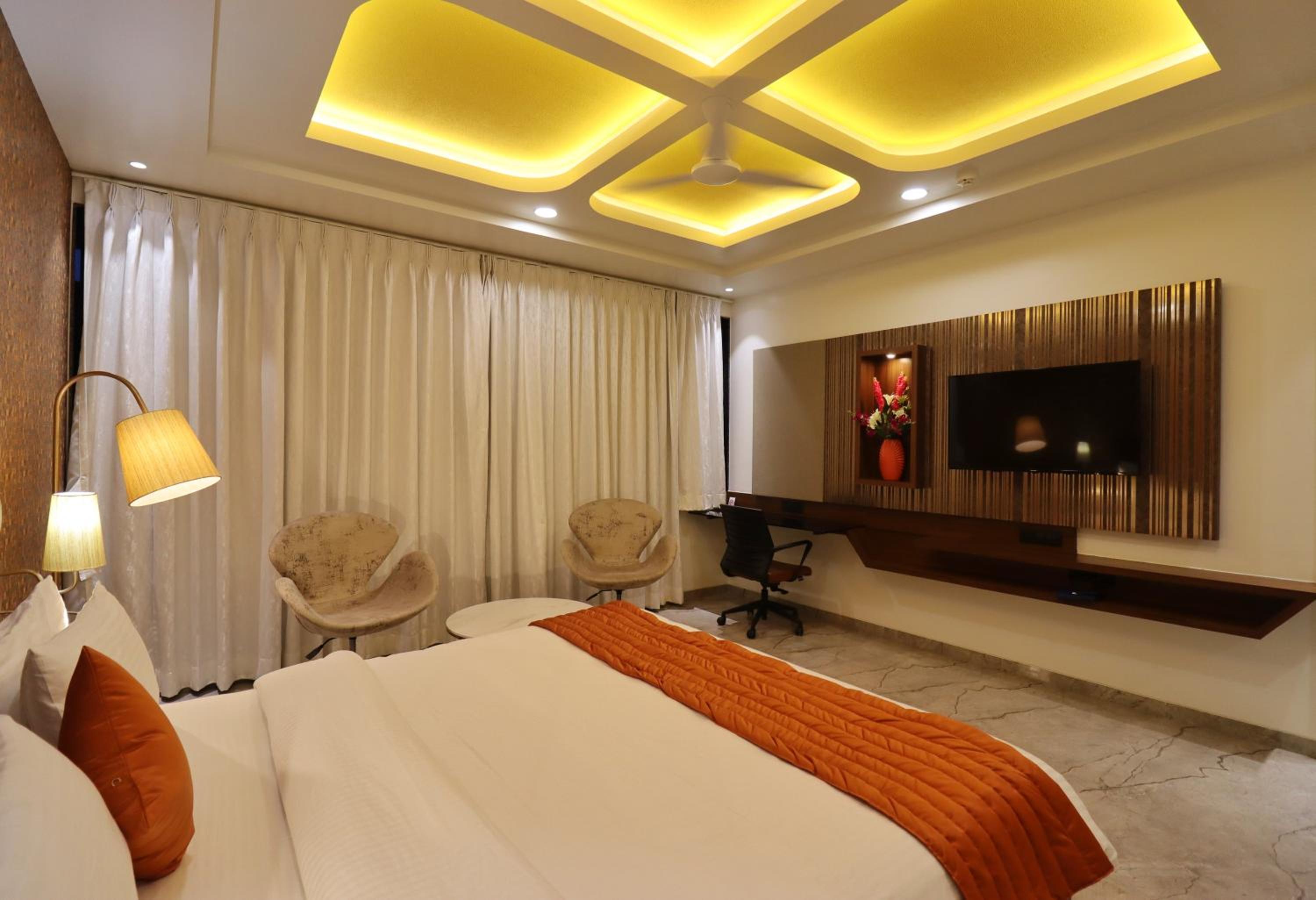 Superior King Room - Photo 12