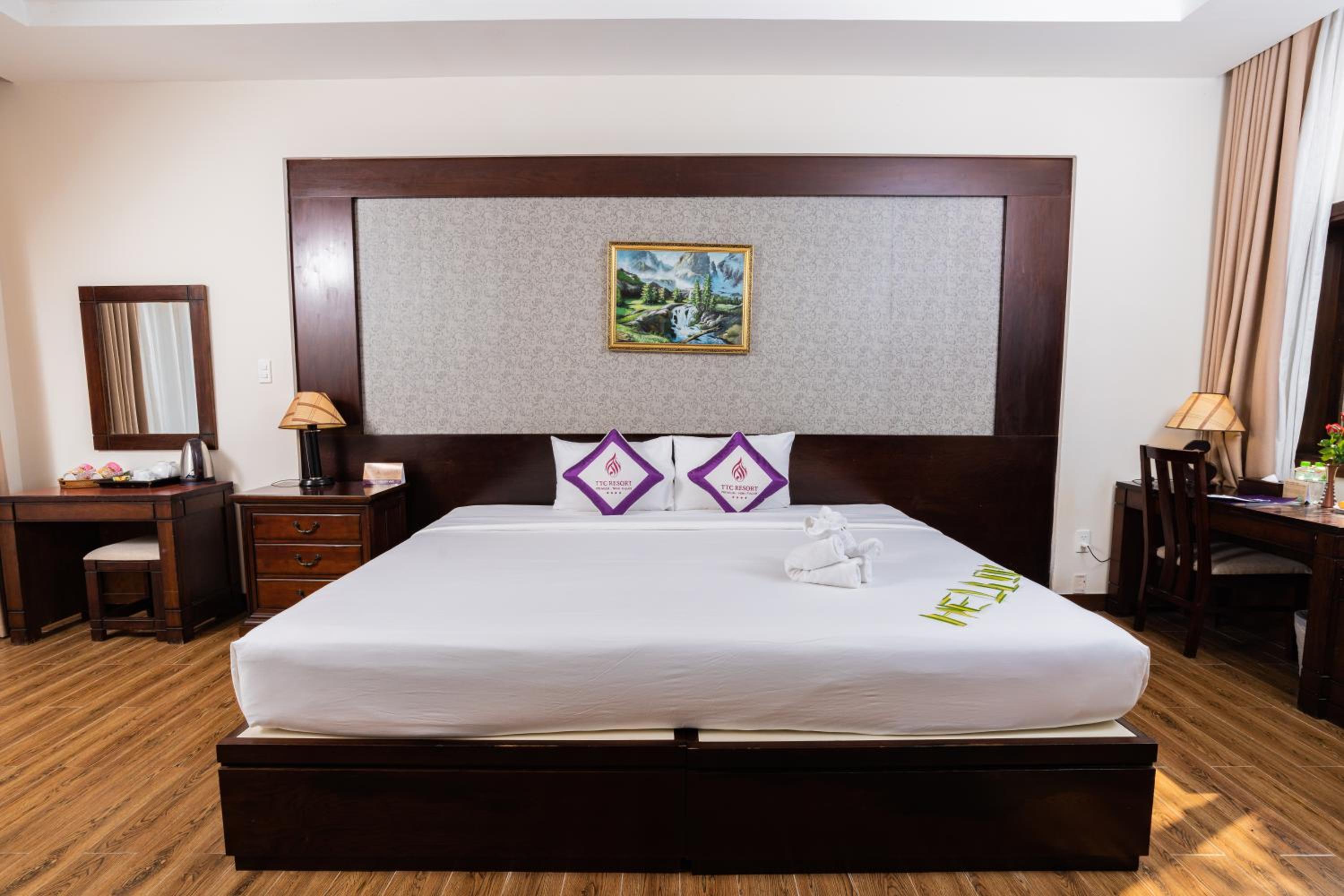 Junior Suite with Garden View - Photo 1