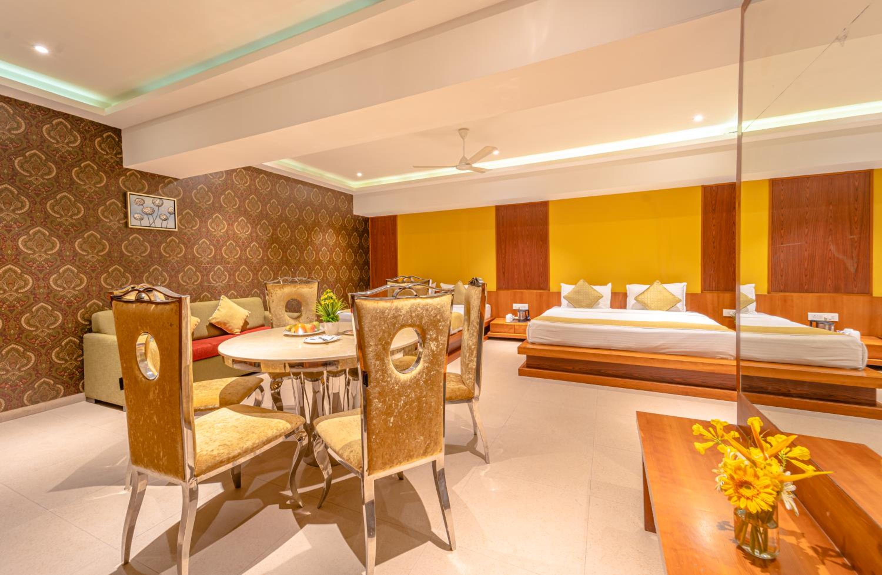 Family Room - Photo 16
