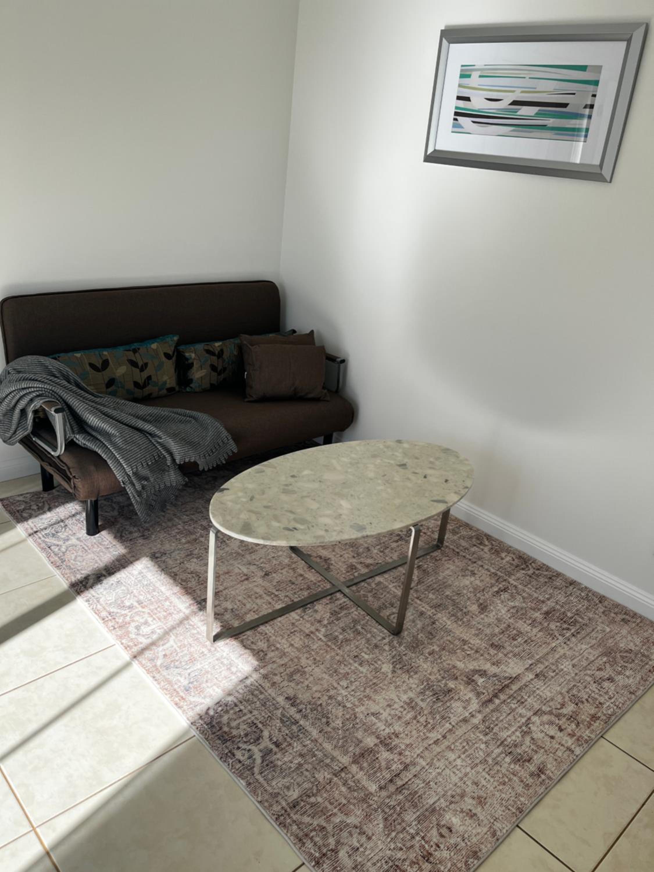 Six-Bedroom House photo 2
