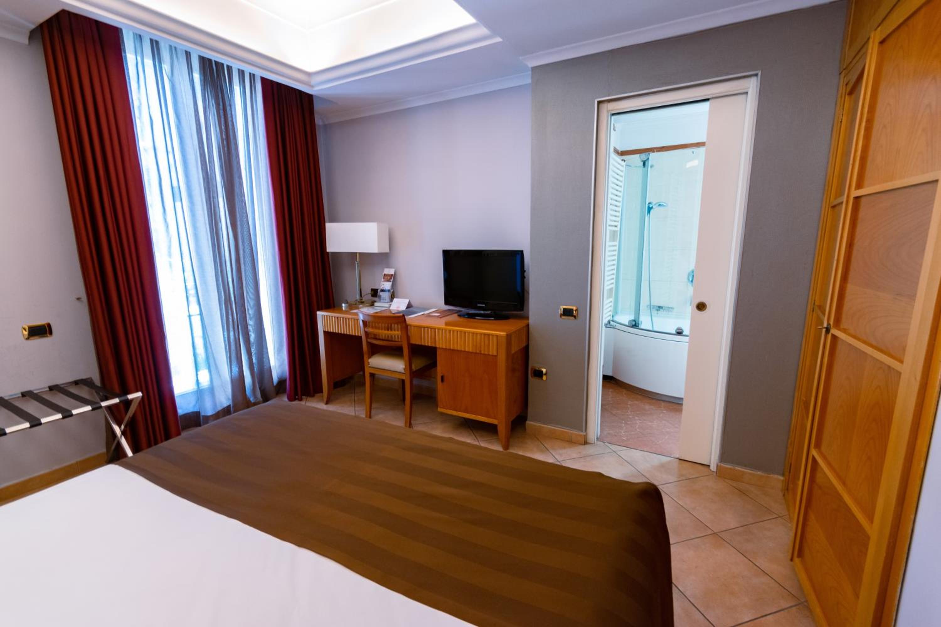 Double Room - Photo 1