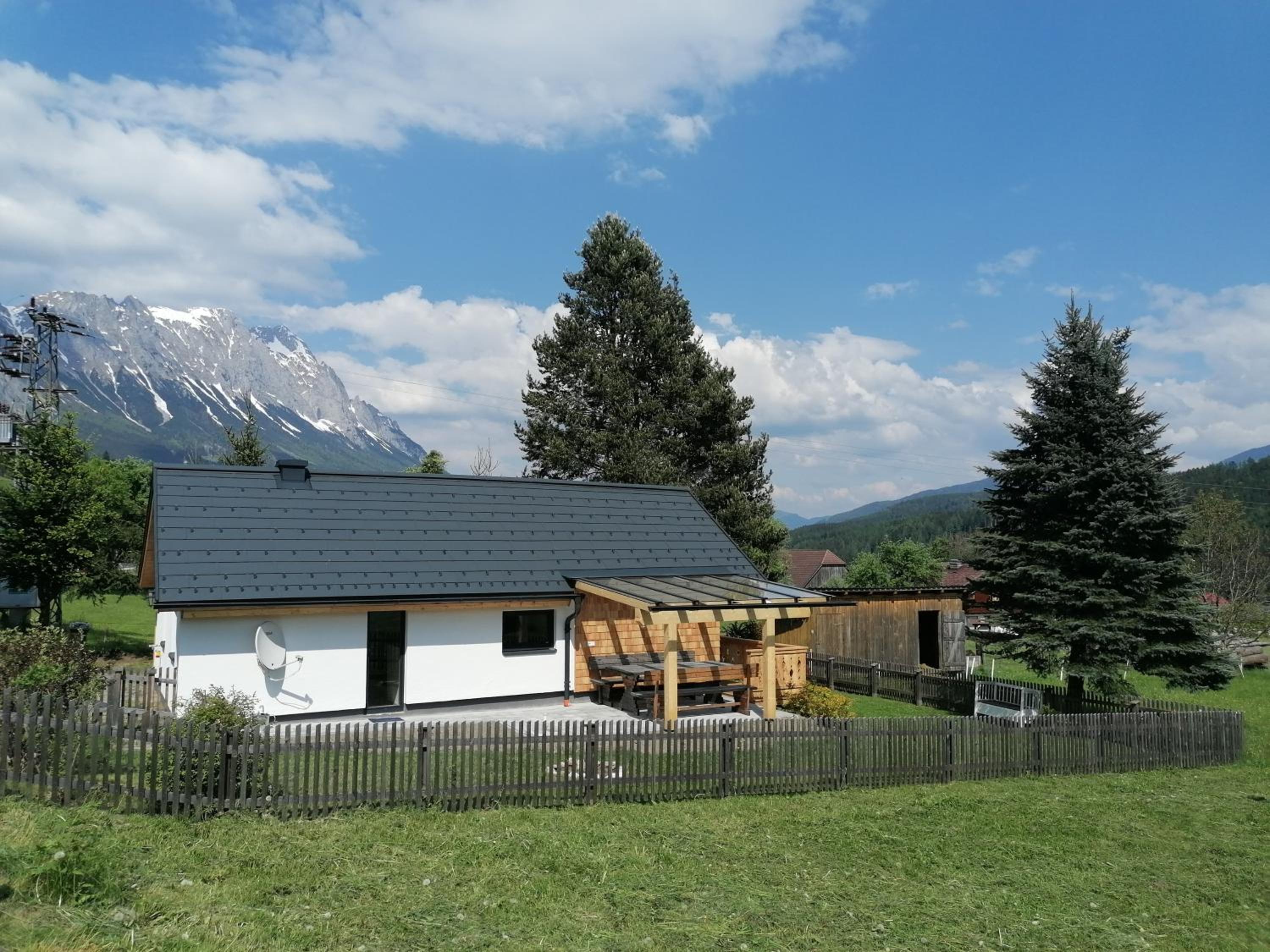 Three-Bedroom House photo 2