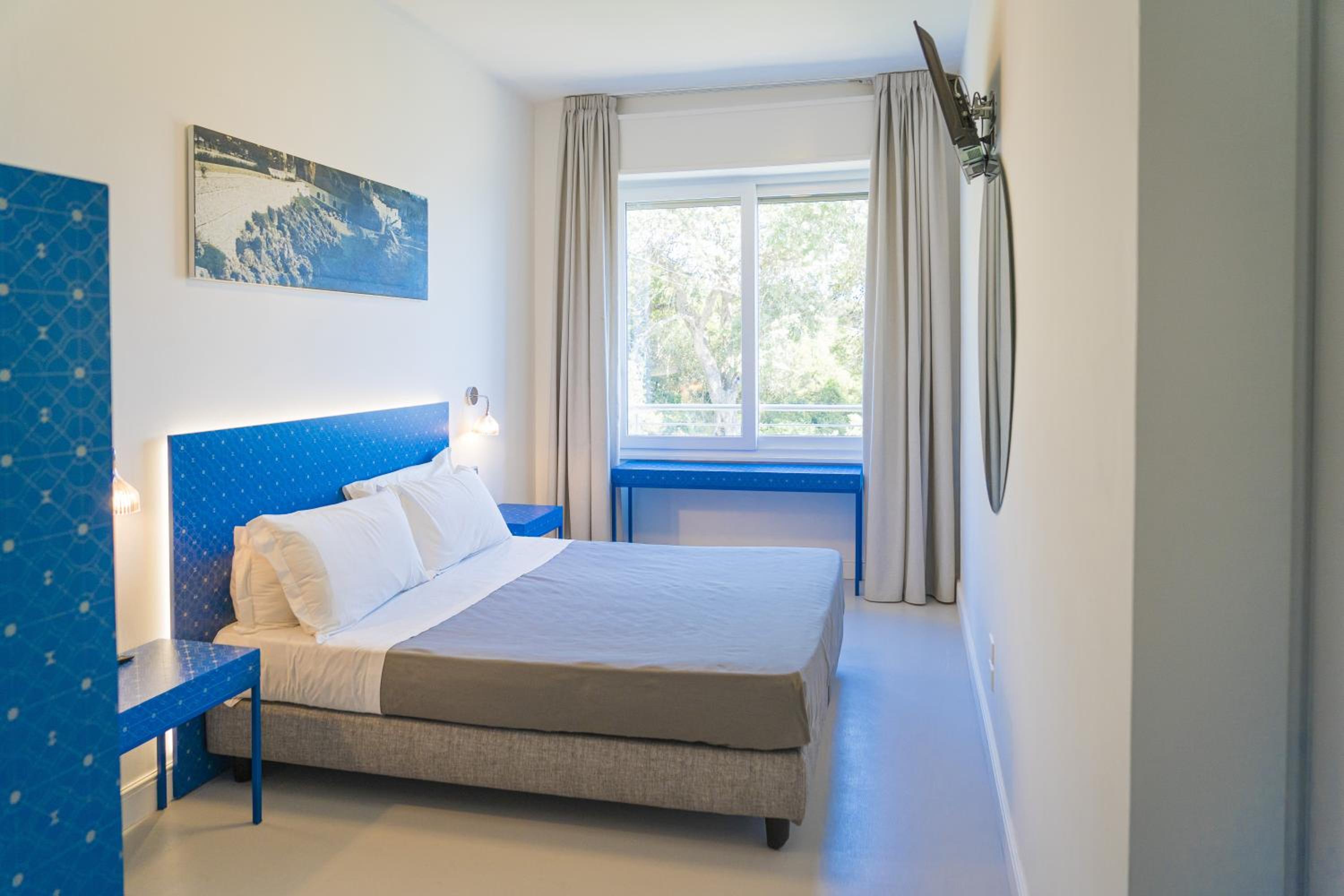 Comfort Double Room with Partial Sea View - Photo 10