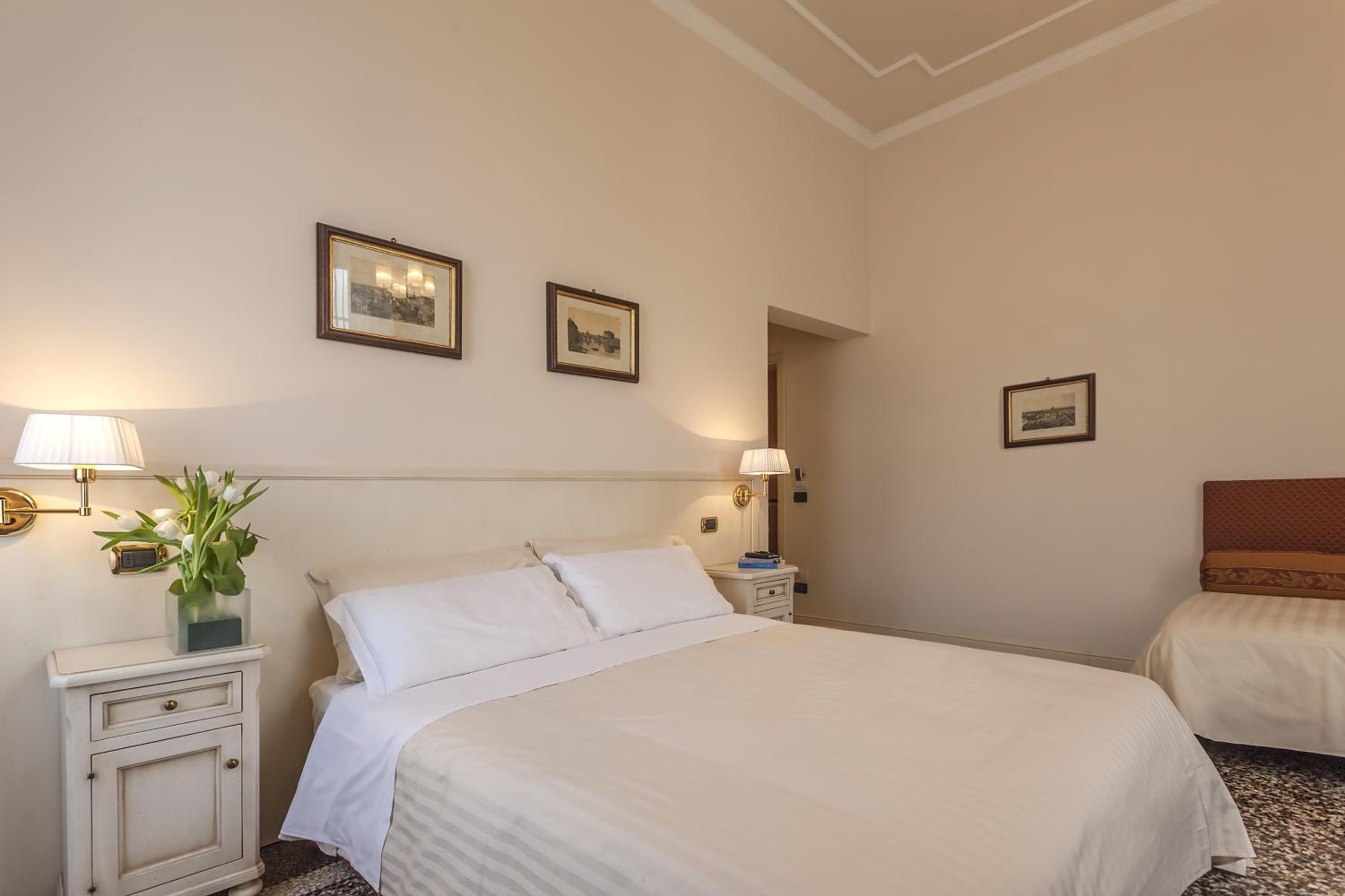 Double or Twin Room photo 2