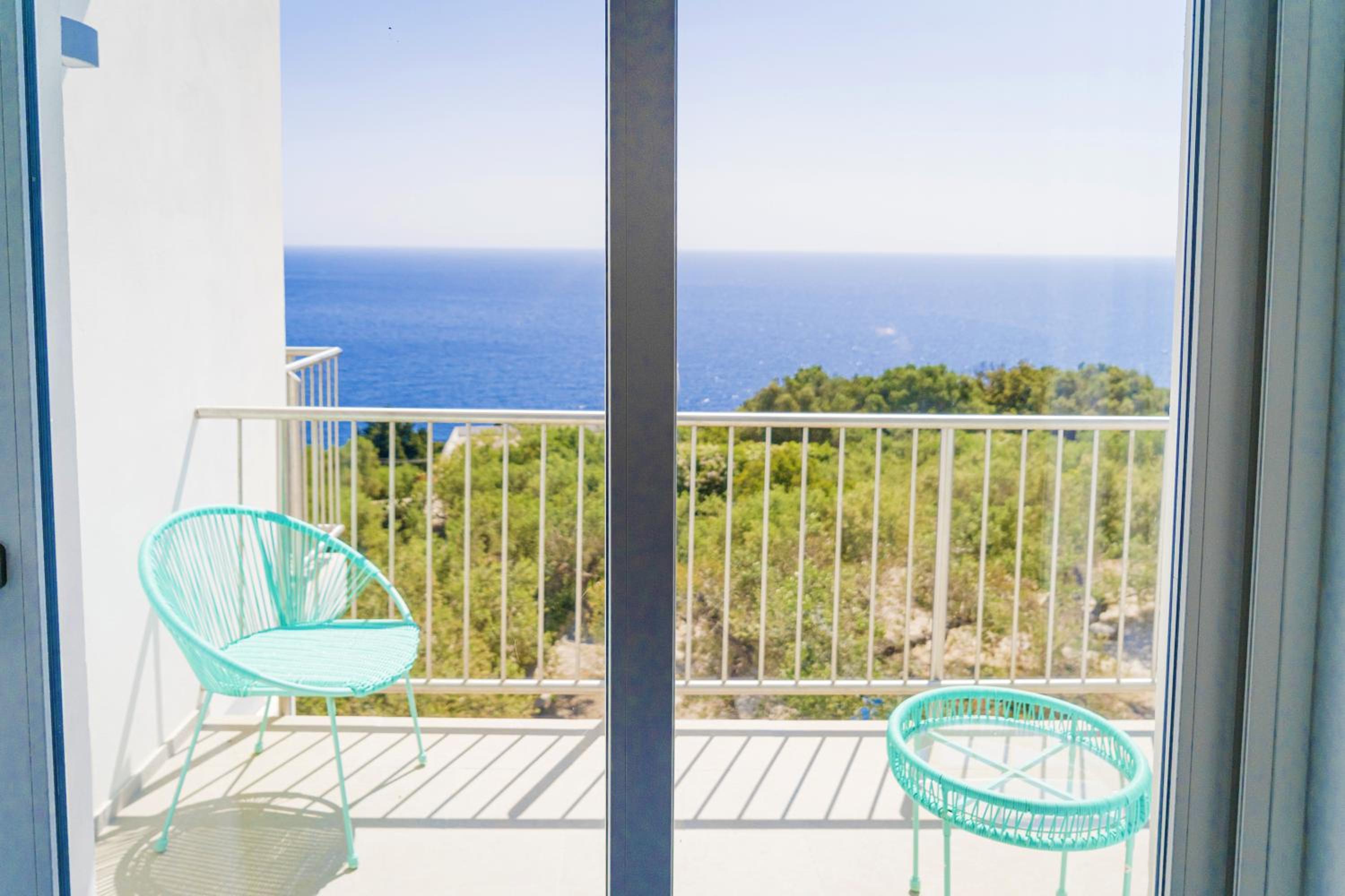 Family Room with Sea View - Photo 4