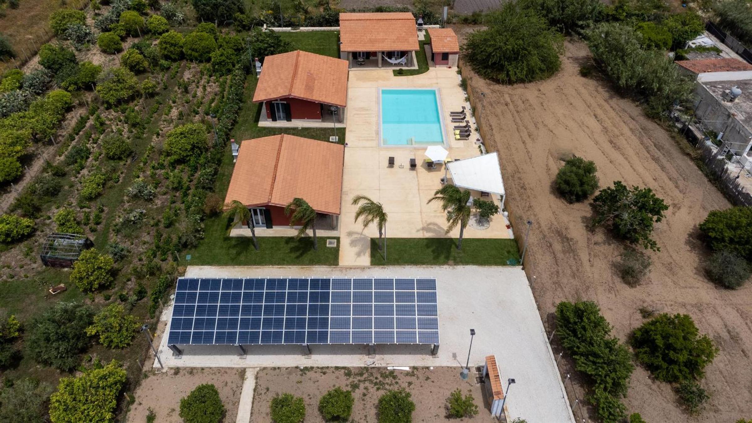 Villa photo 2