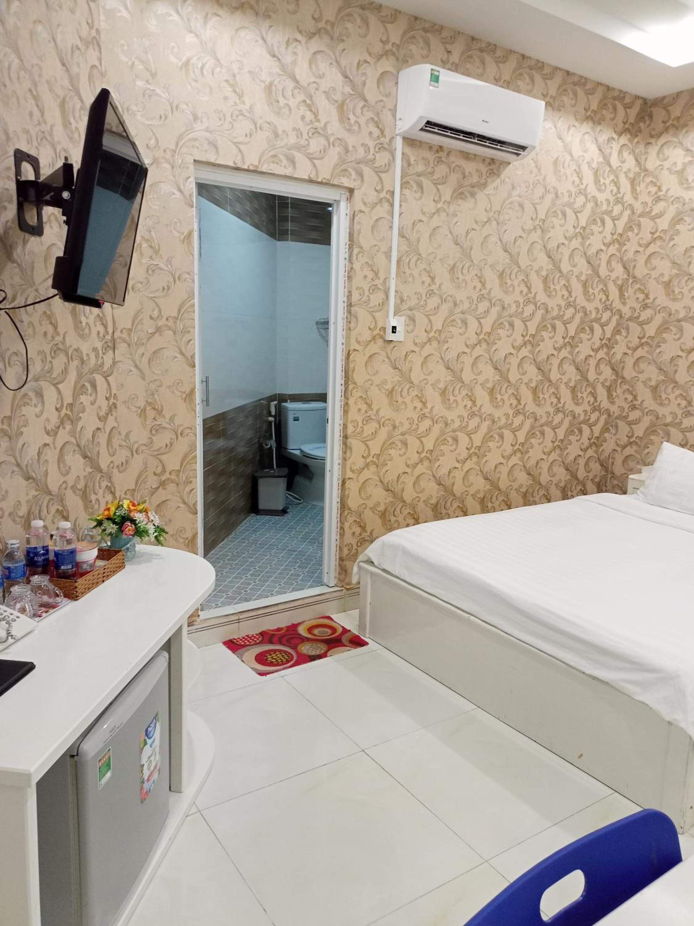 Standard King Room photo 3